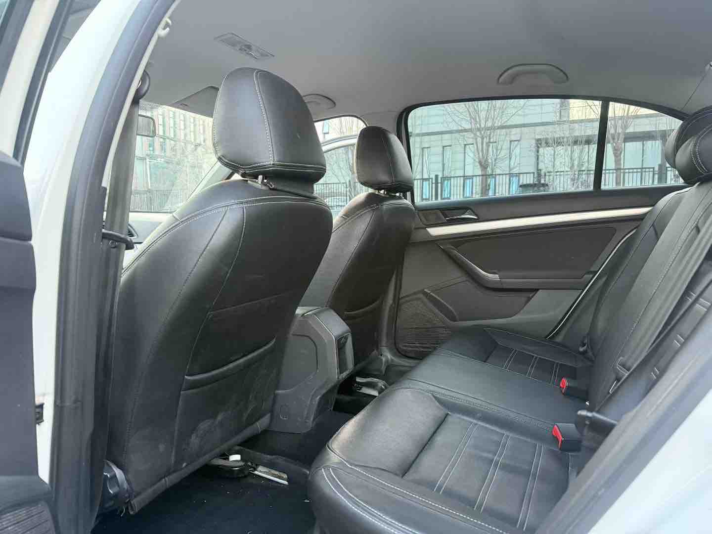 Volkswagen Lavida 2018 car image #6