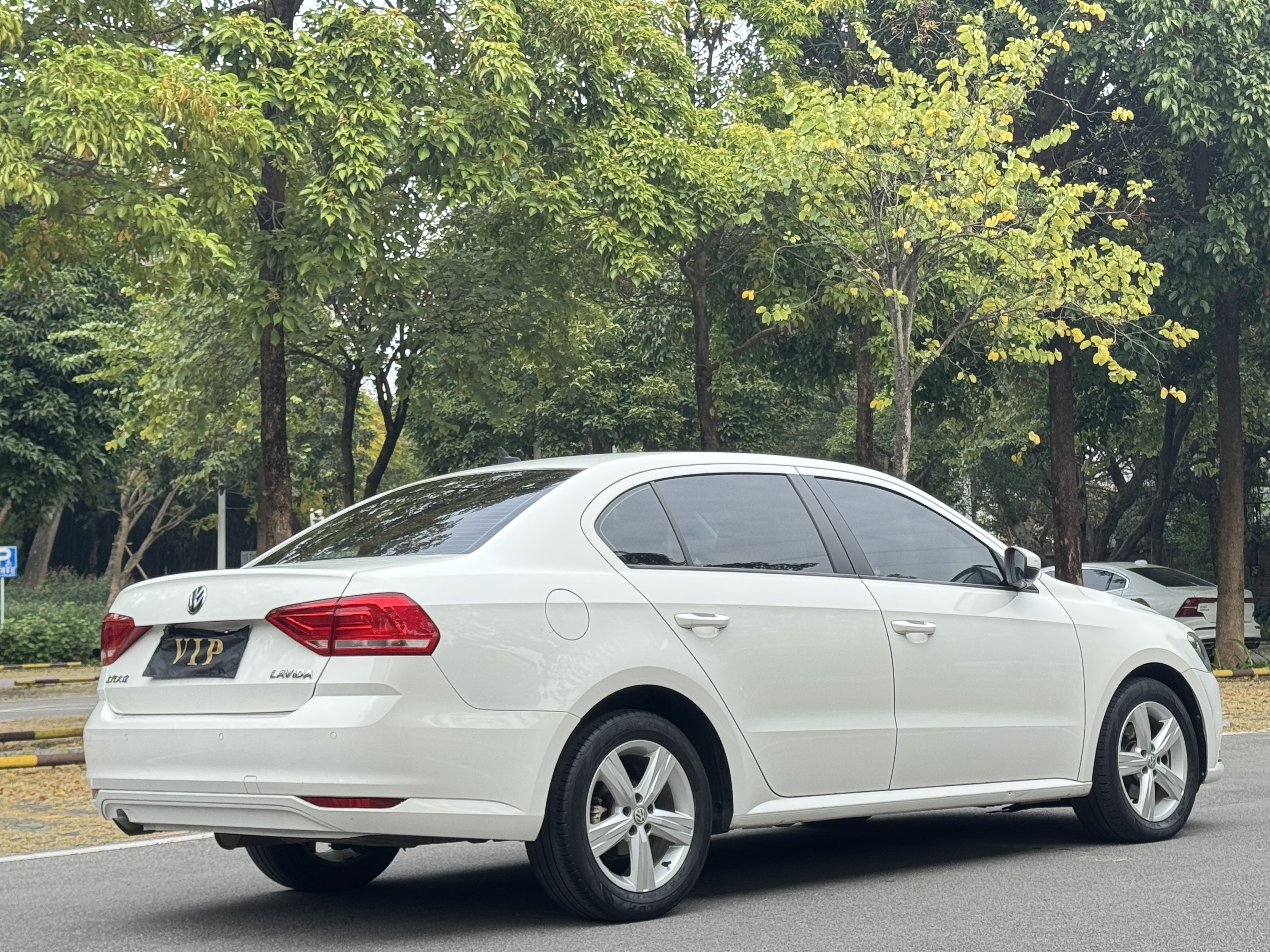 Volkswagen Lavida 2019 #6 Volkswagen Lavida 2019 car image #6
