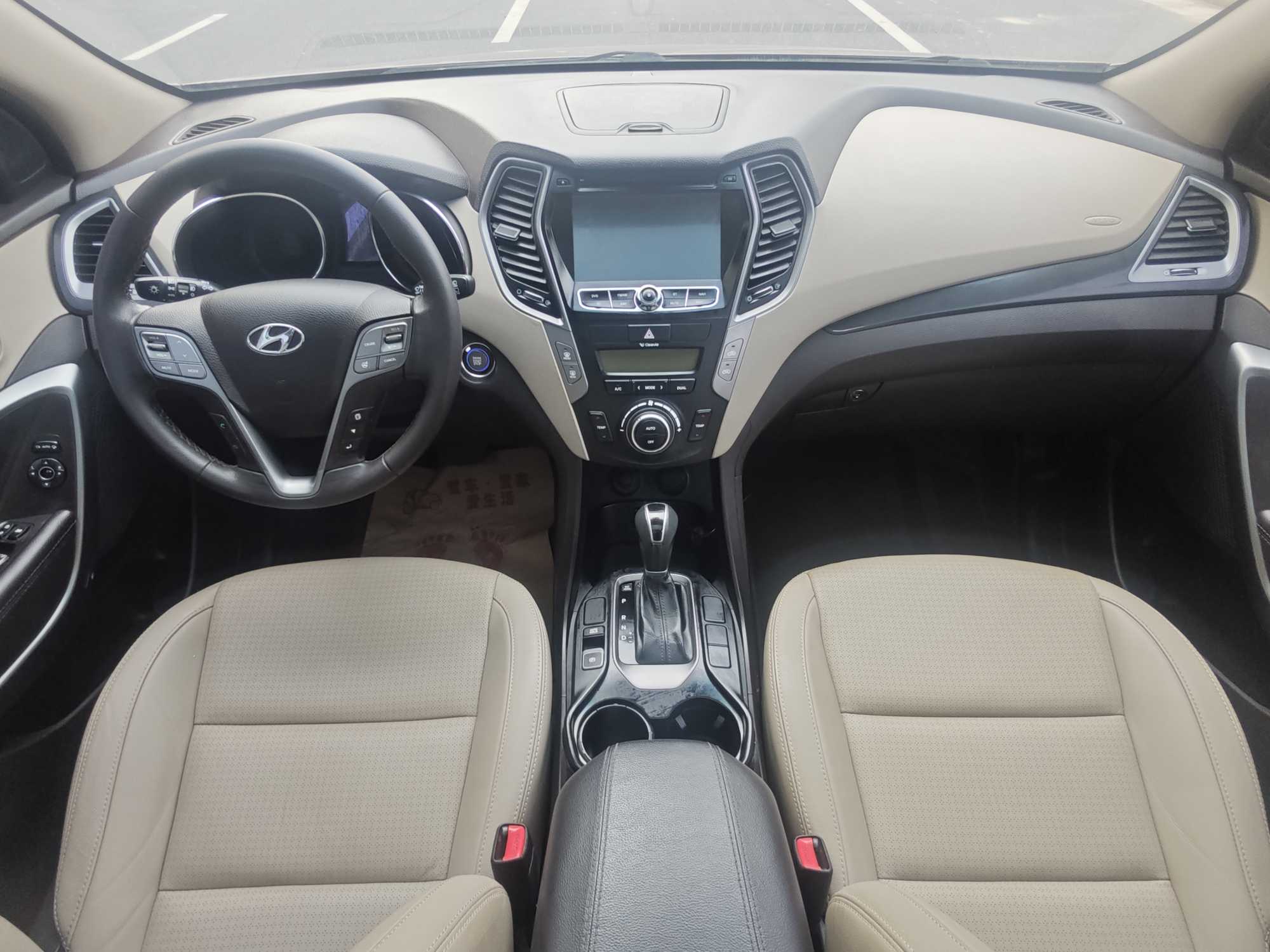 Hyundai Santa Fe 2014 car image #6