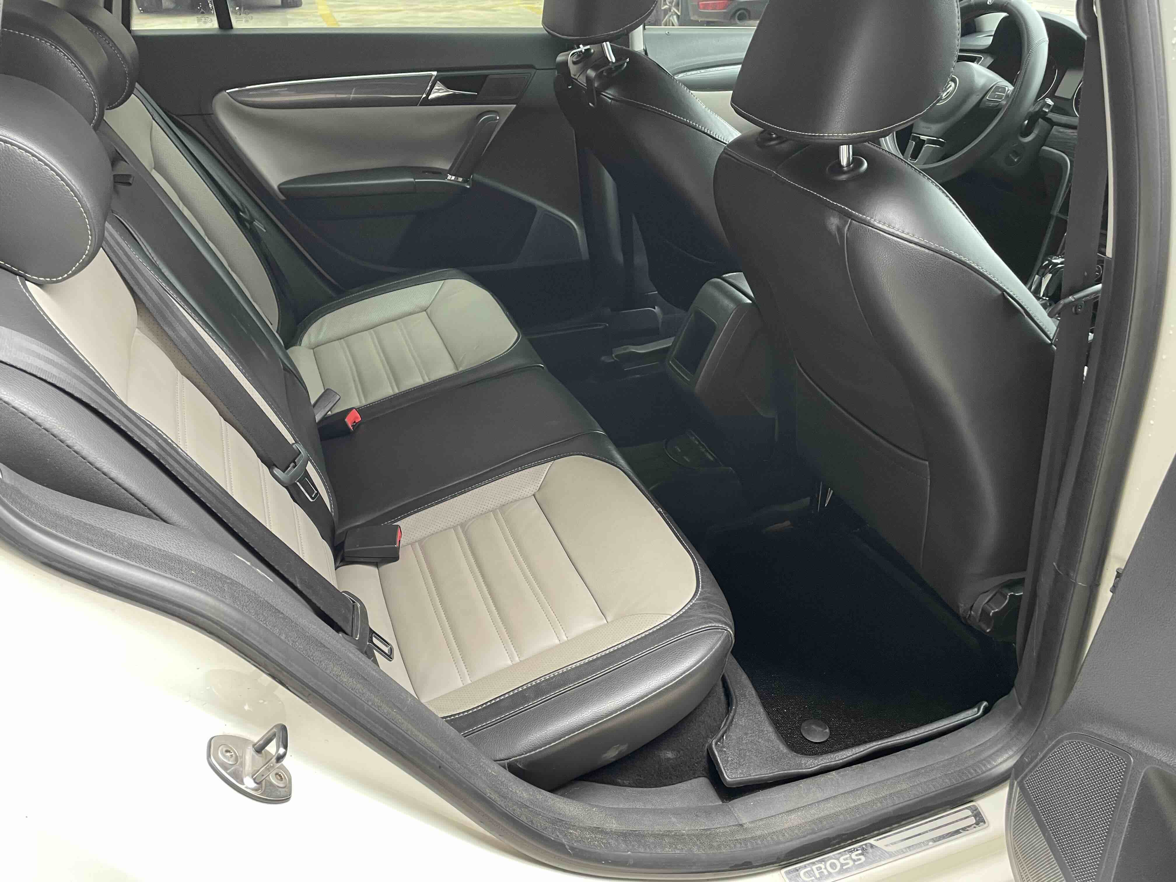 Volkswagen Cross Lavida 2014 #6 Volkswagen Cross Lavida 2014 car image #6