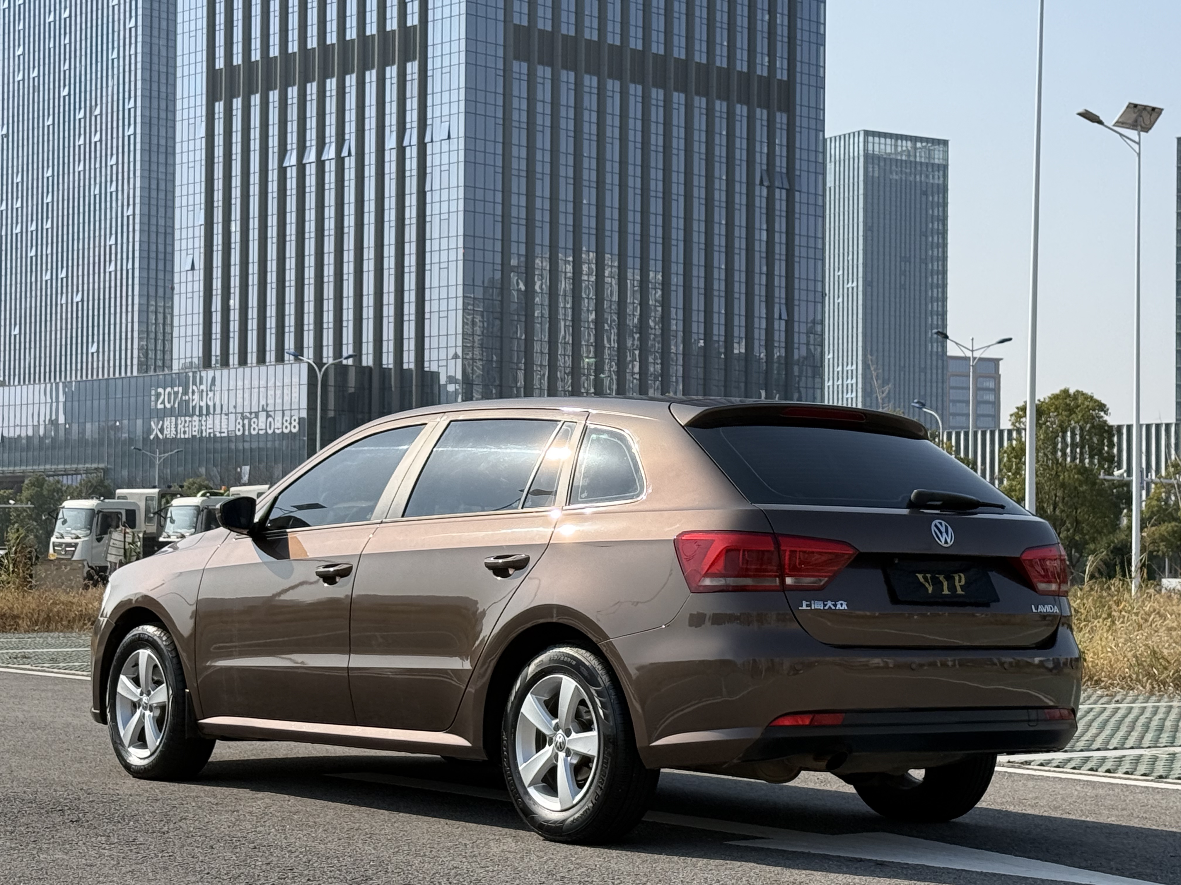 Volkswagen Gran Lavida 2015 car image #6