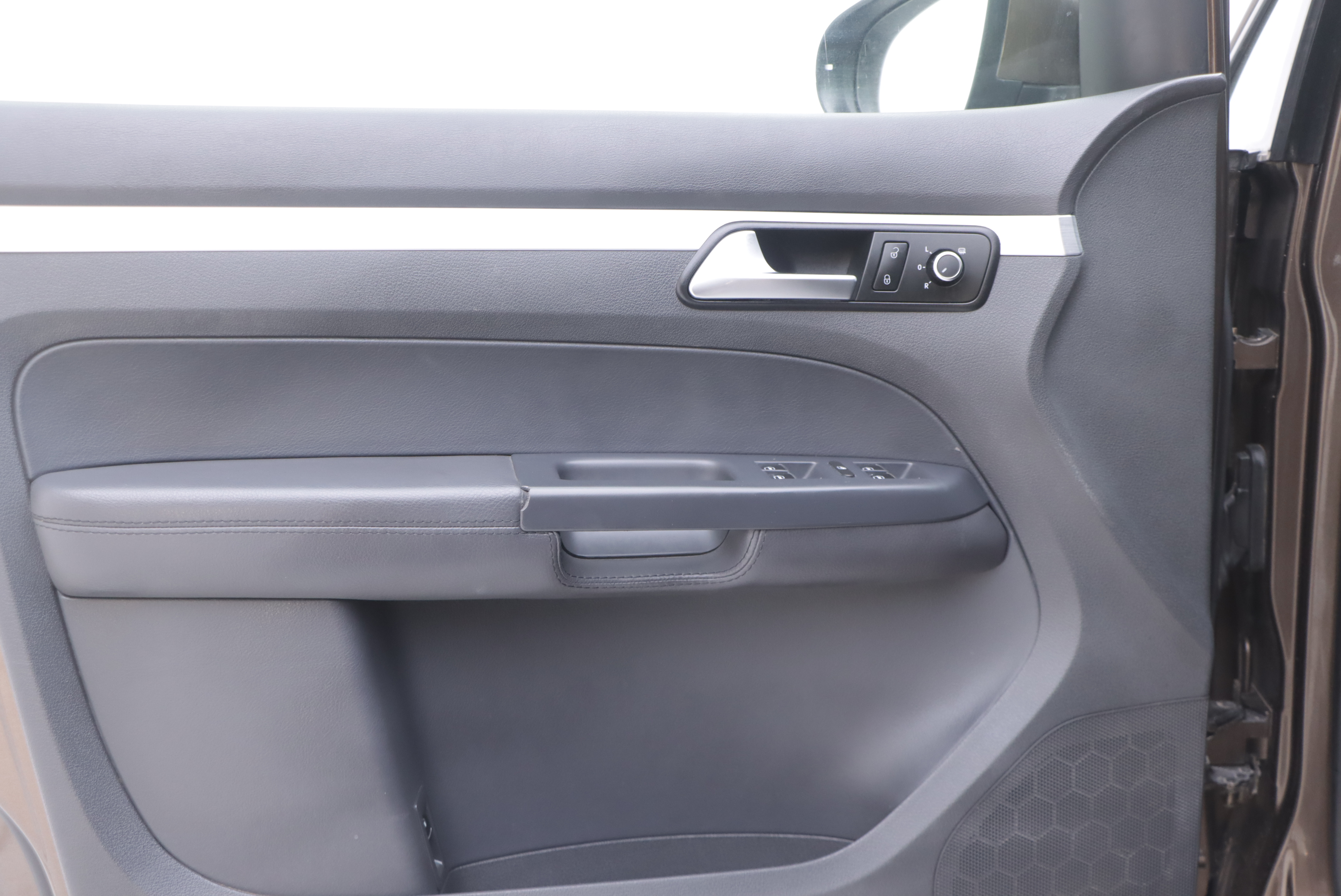 Volkswagen Touran 2013 car image #6