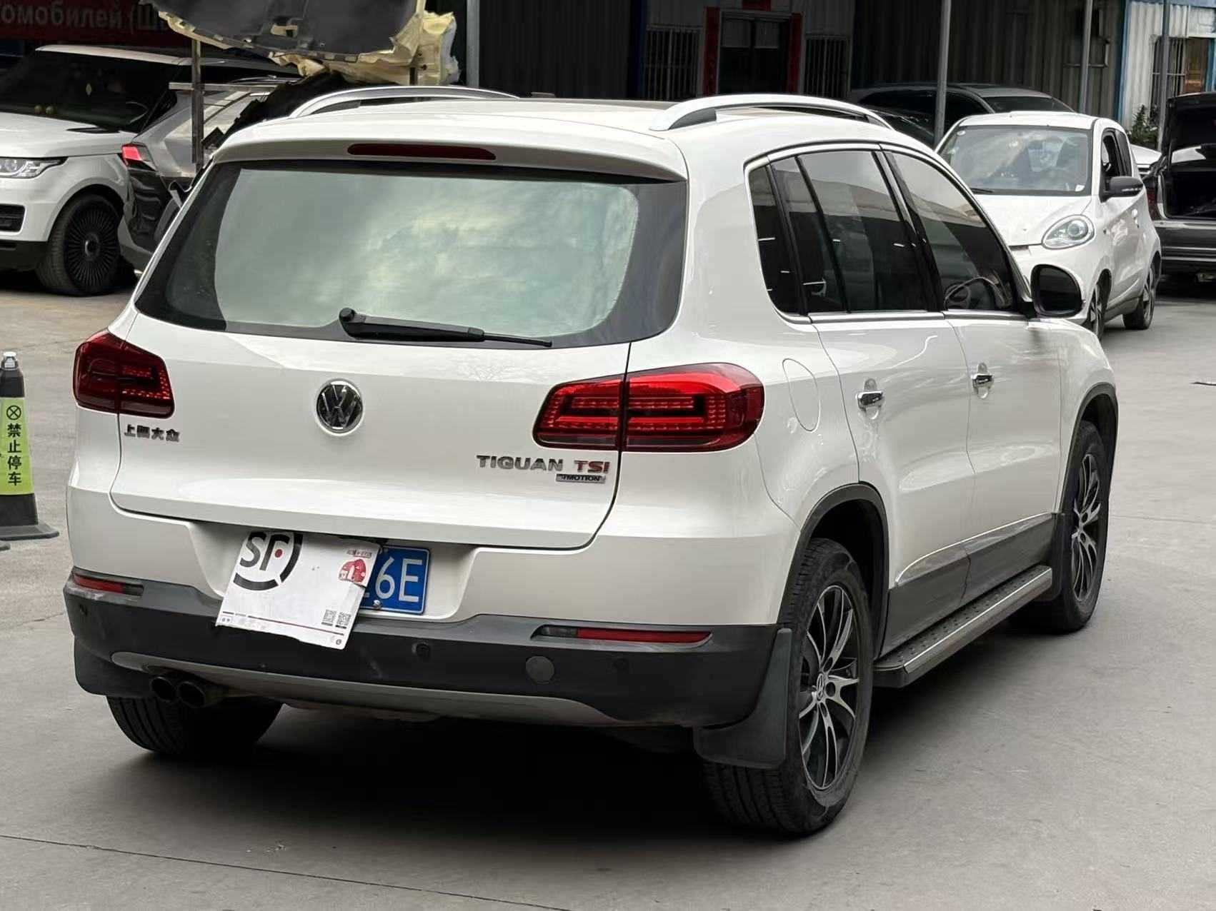 Volkswagen Tiguan 2014 car image #6