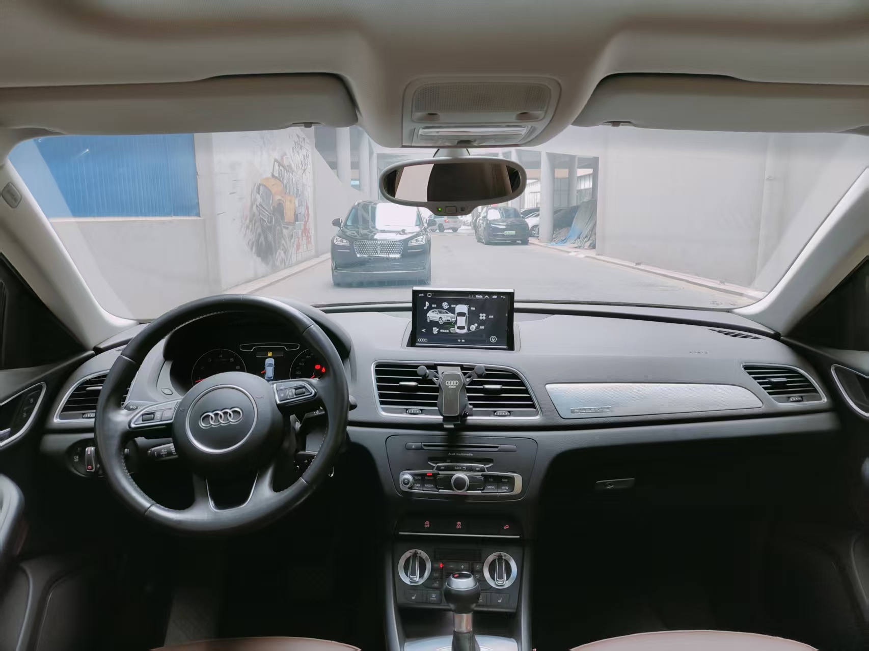 Audi Q3 2014 car image #6