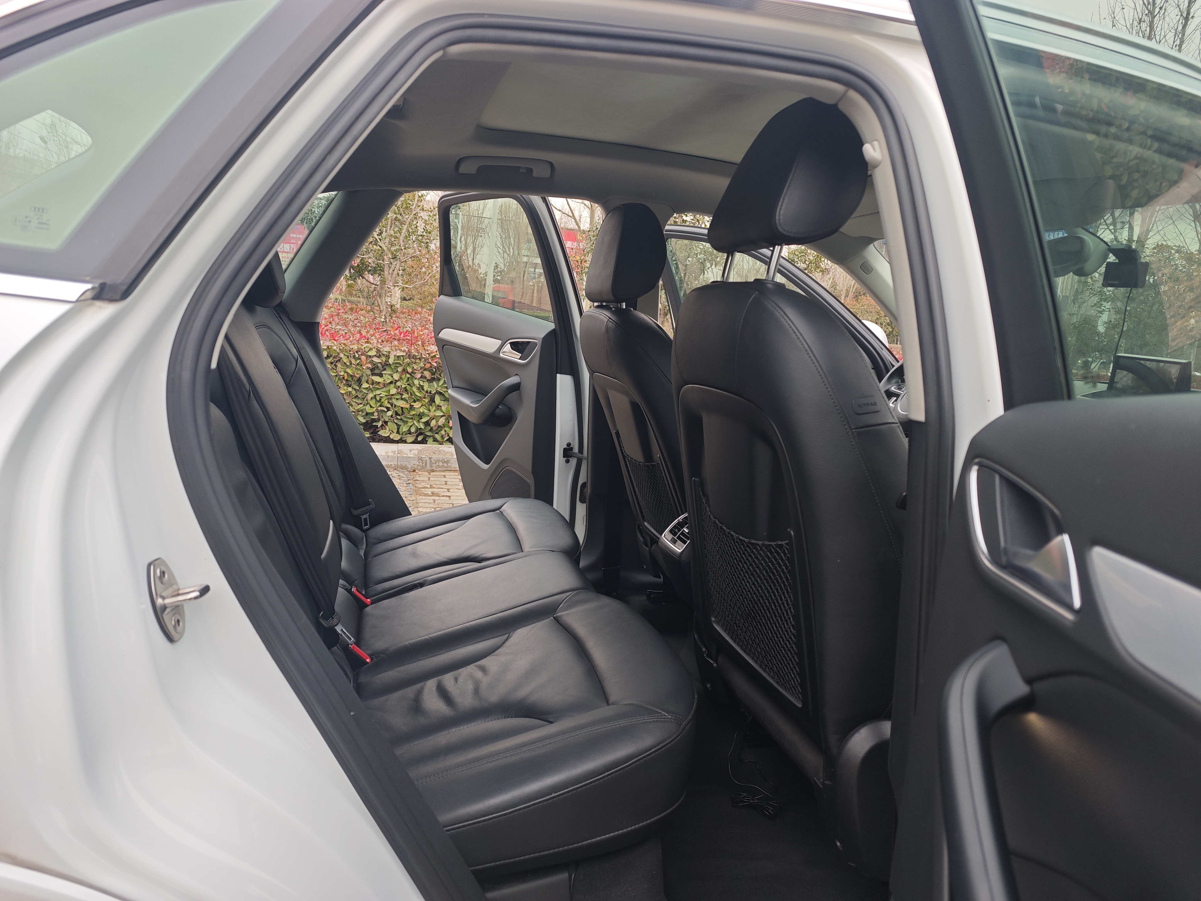 Audi Q3 2014 car image #6