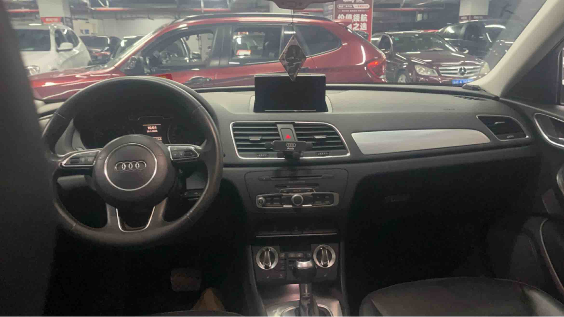 Audi Q3 2014 car image #6