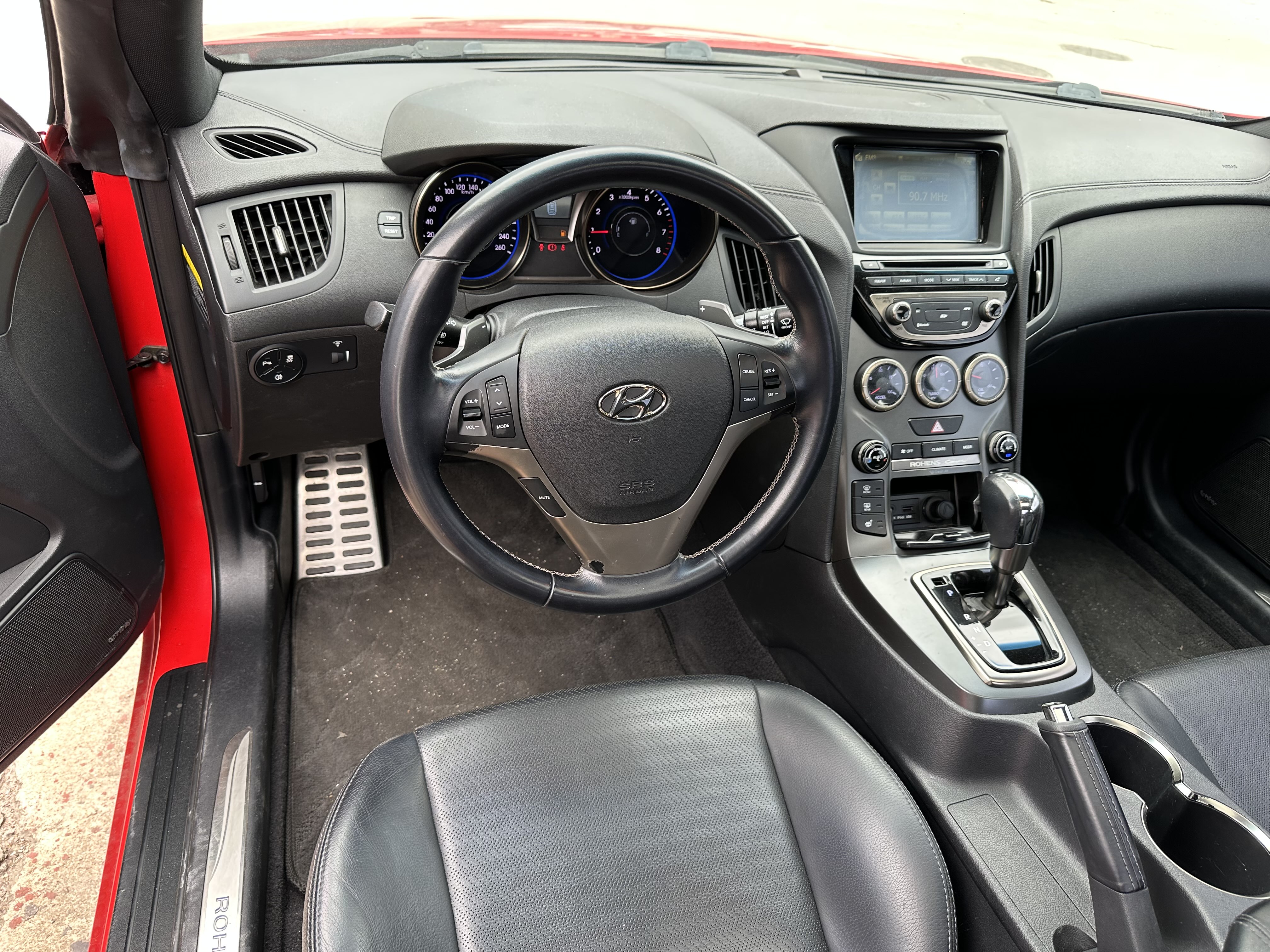 Hyundai Rohens 2013 car image #6