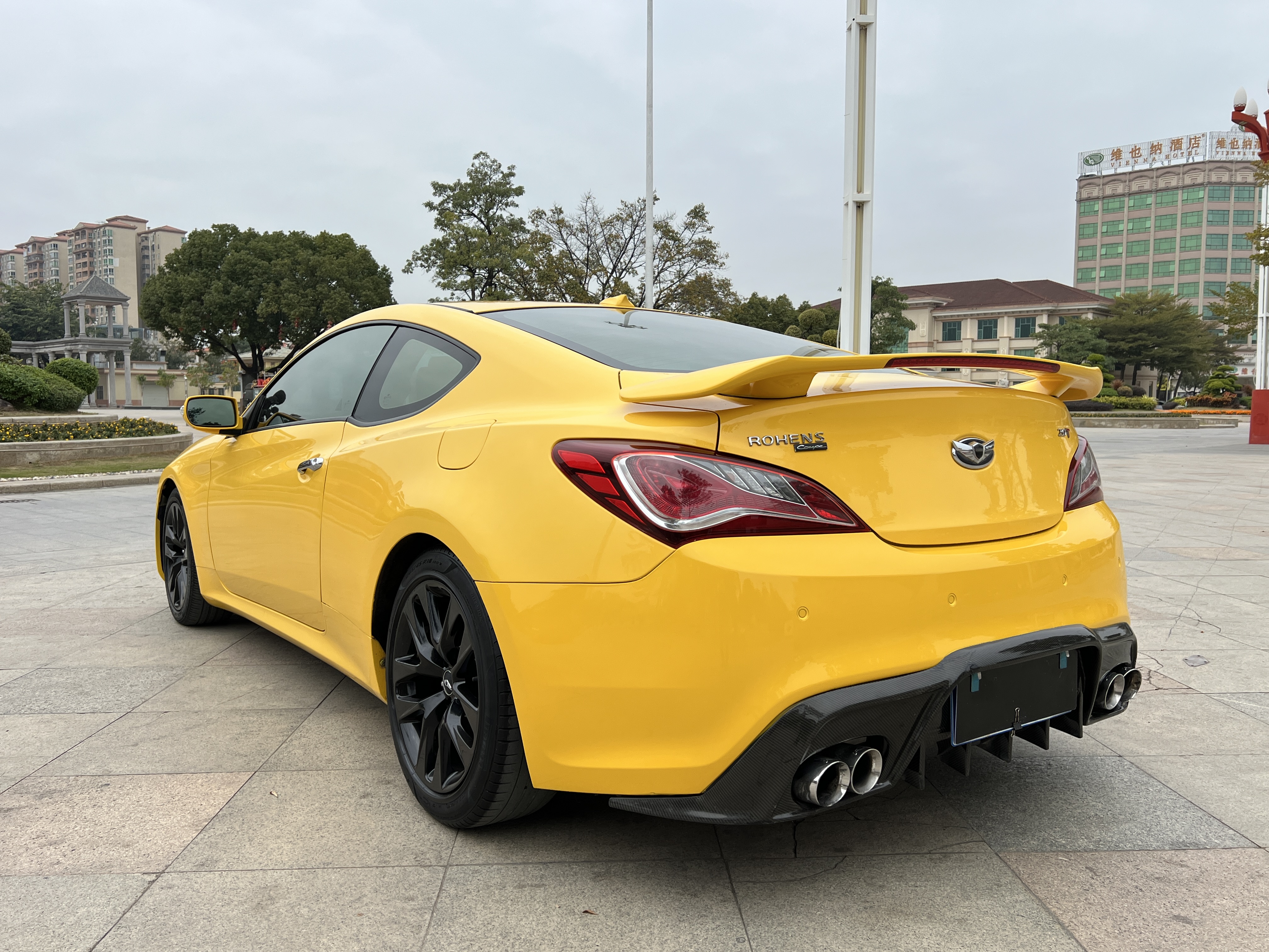 Hyundai Rohens-Coupe 2013 #6 Hyundai Rohens-Coupe 2013 car image #6