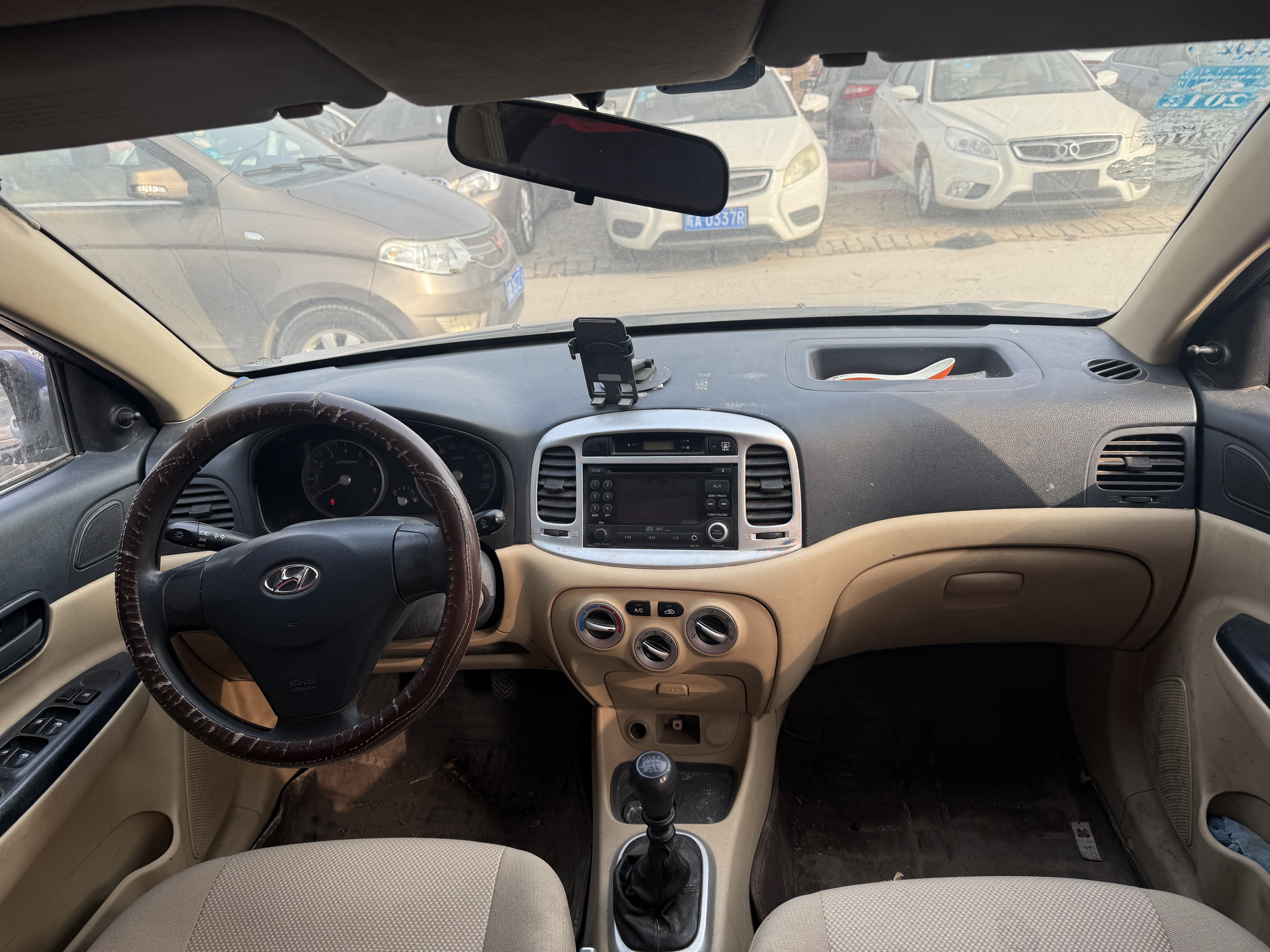 Hyundai Accent 2010 car image #6