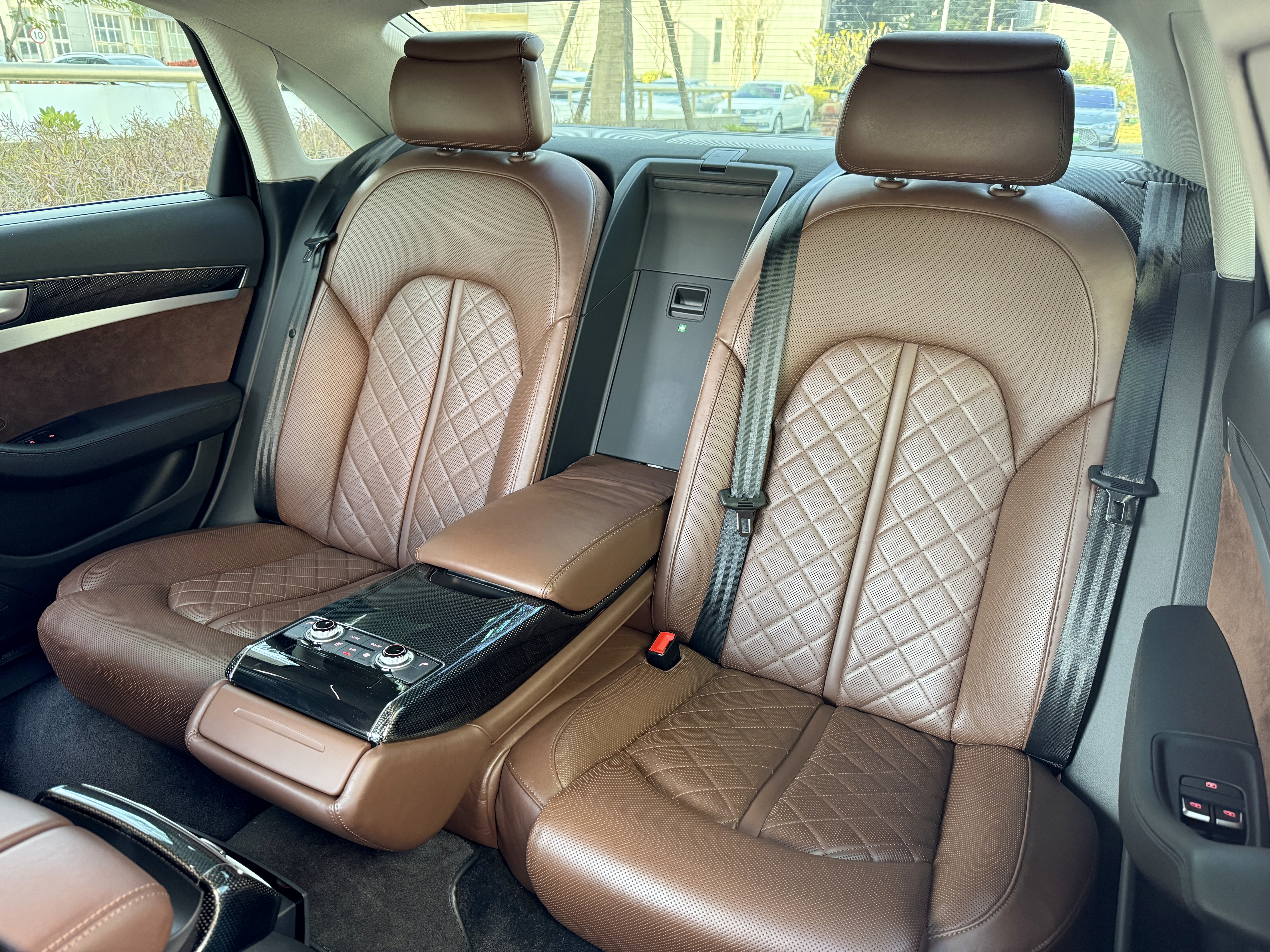 Audi S8 2013 car image #6