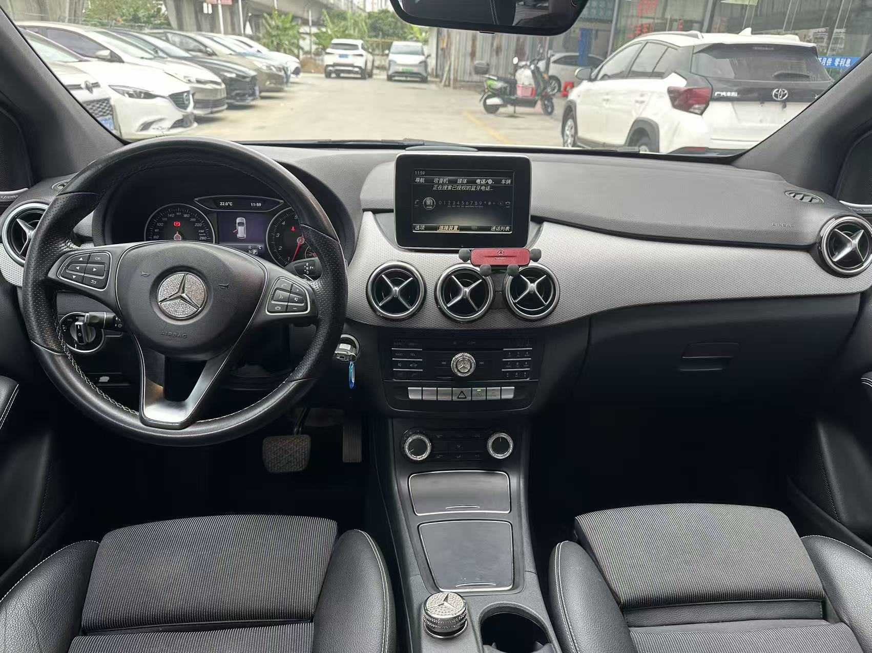 Mercedes-Benz B Class 2016 car image #6