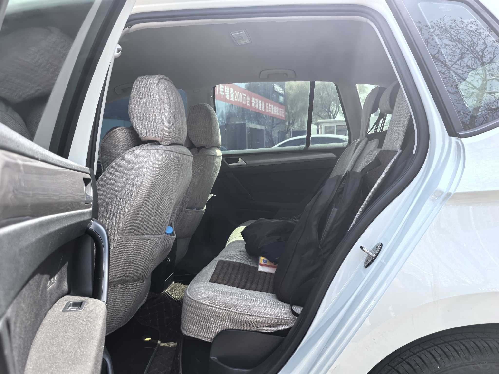 Volkswagen Golf Sportsvan 2017 car image #6