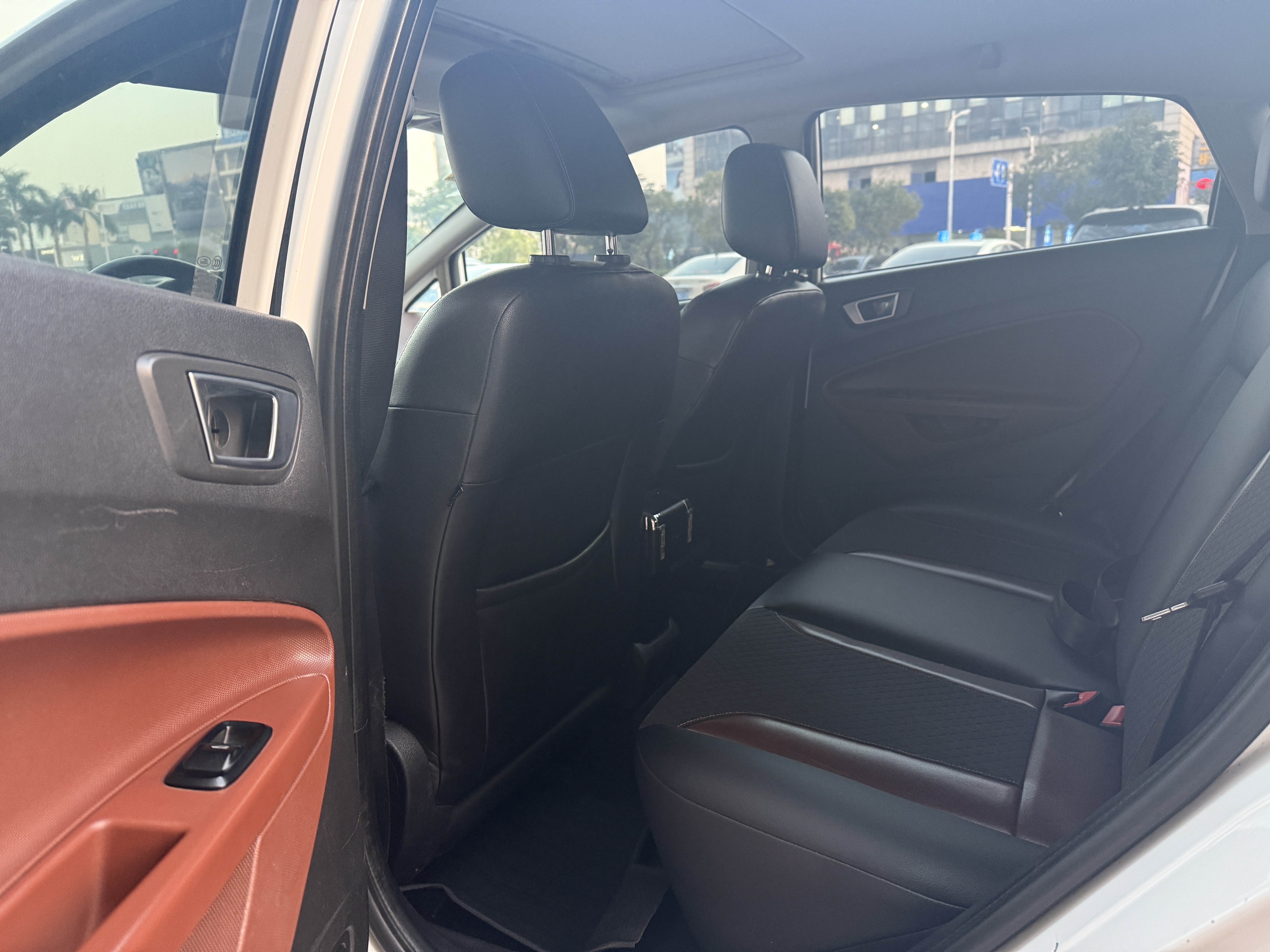 Ford Fiesta 2014 car image #6