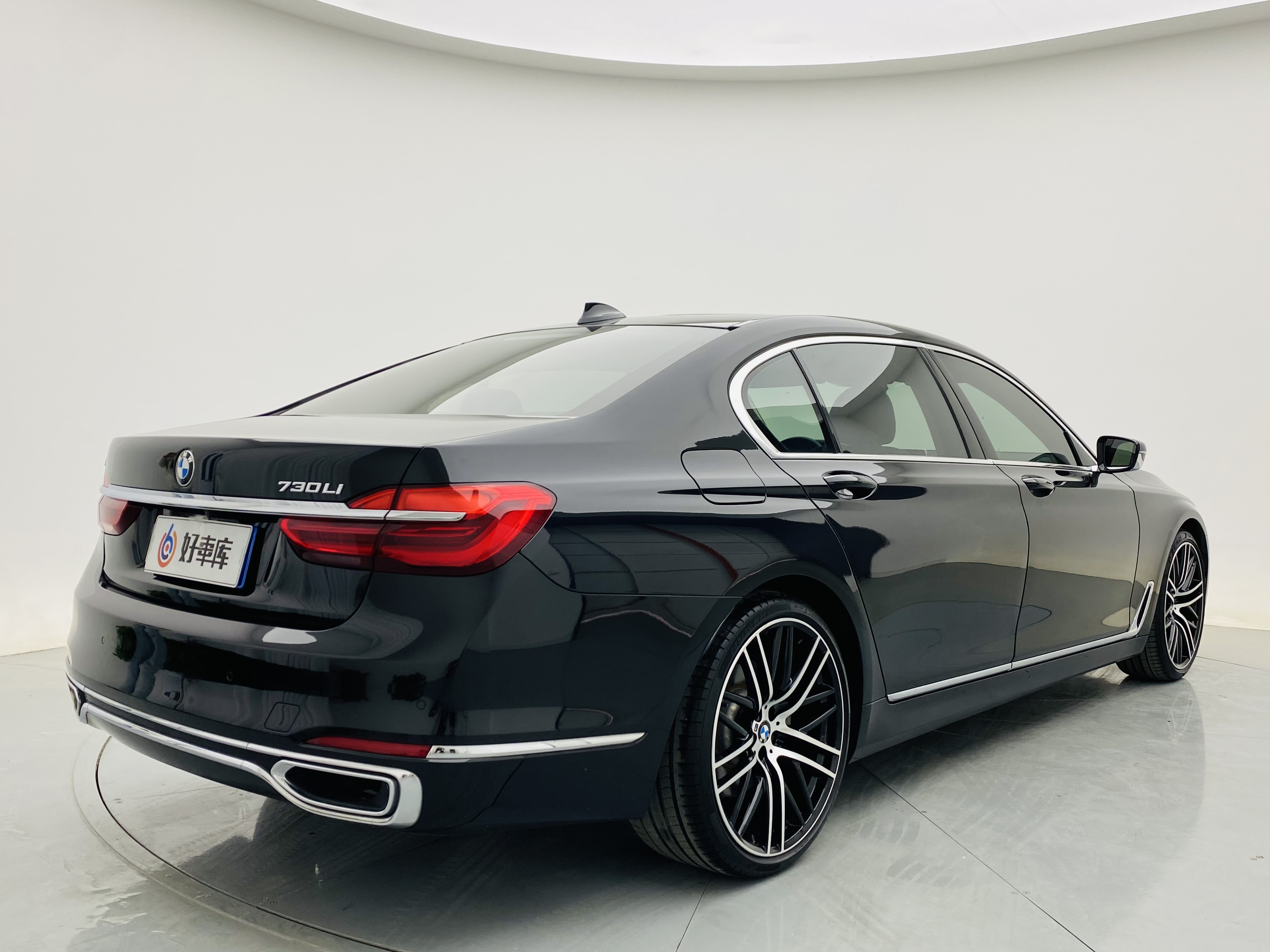 BMW 7 Series 2018 #6 BMW 7 Series 2018 car image #6