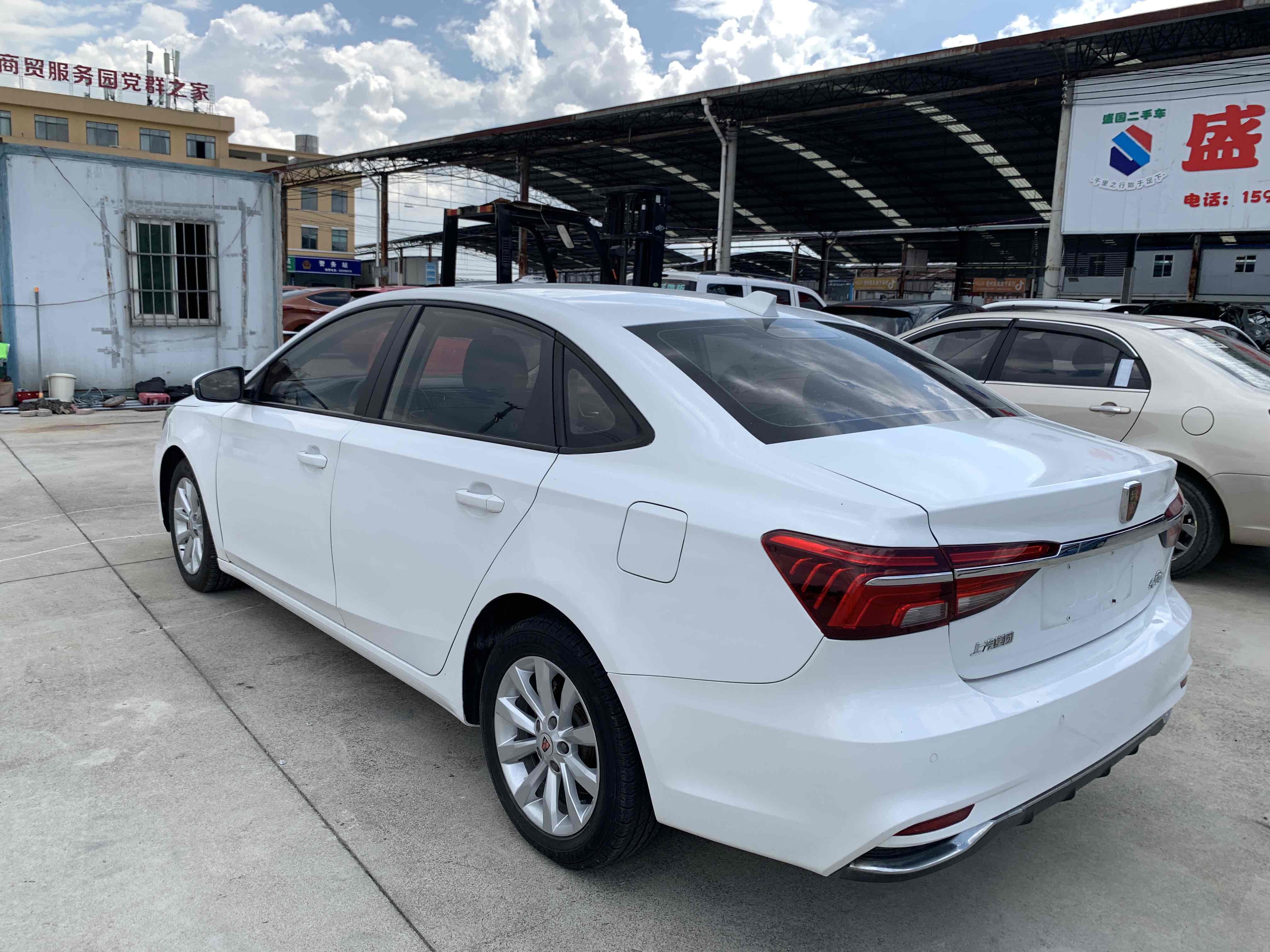 Roewe i6 New Energy 2019 imagen de coche #6