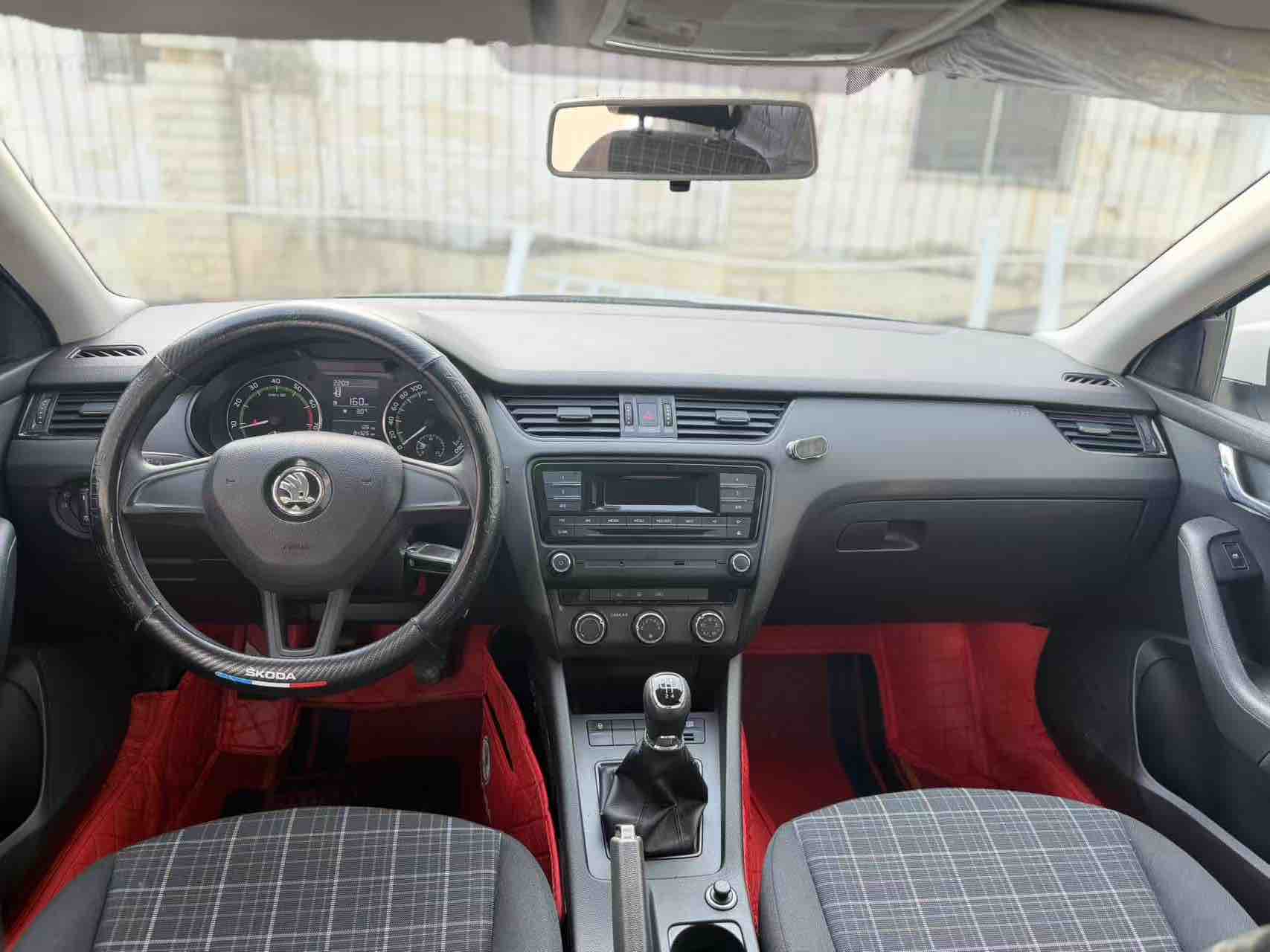Skoda Octavia 2019 car image #6