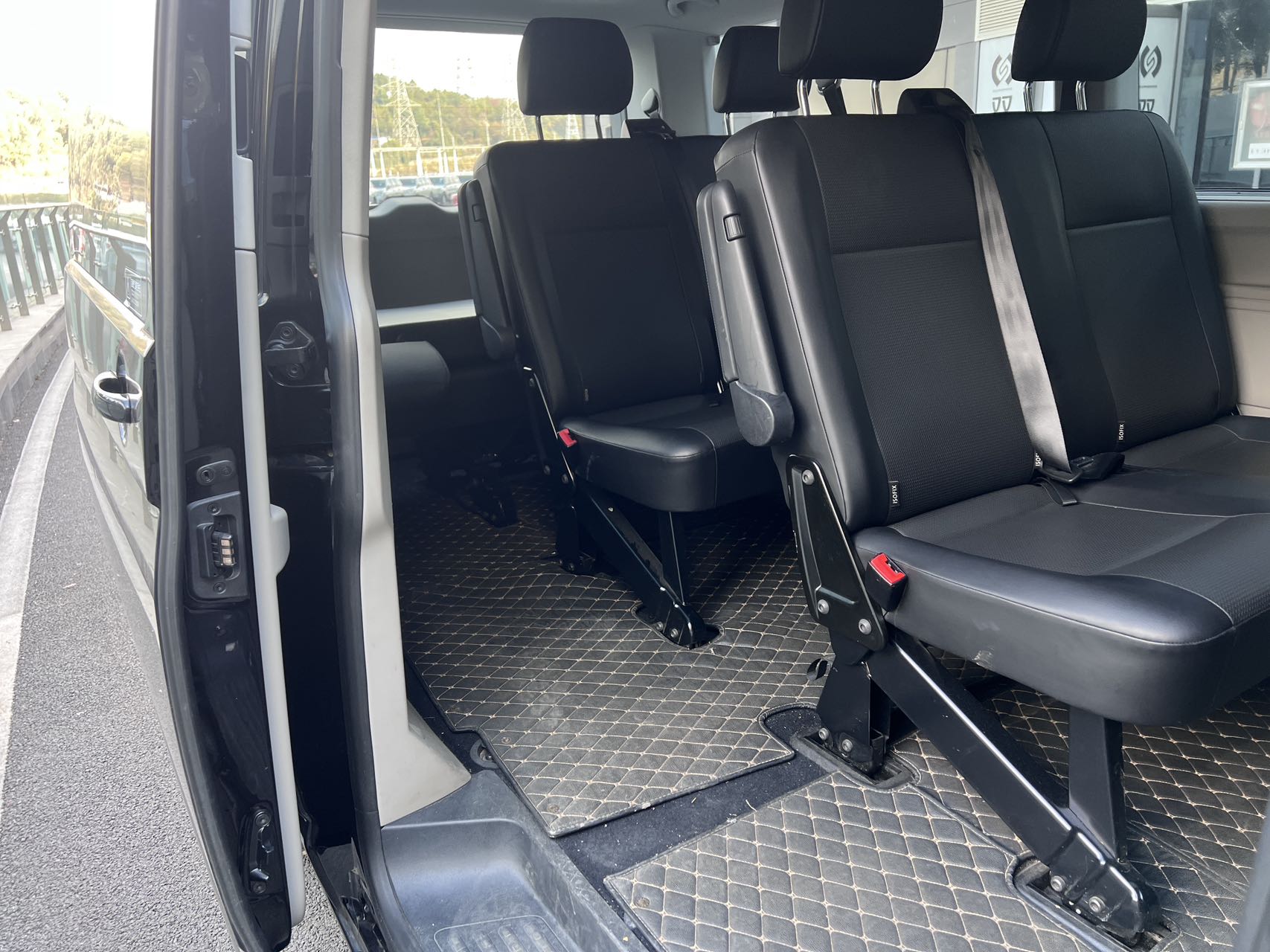 Volkswagen Caravelle 2018 car image #6