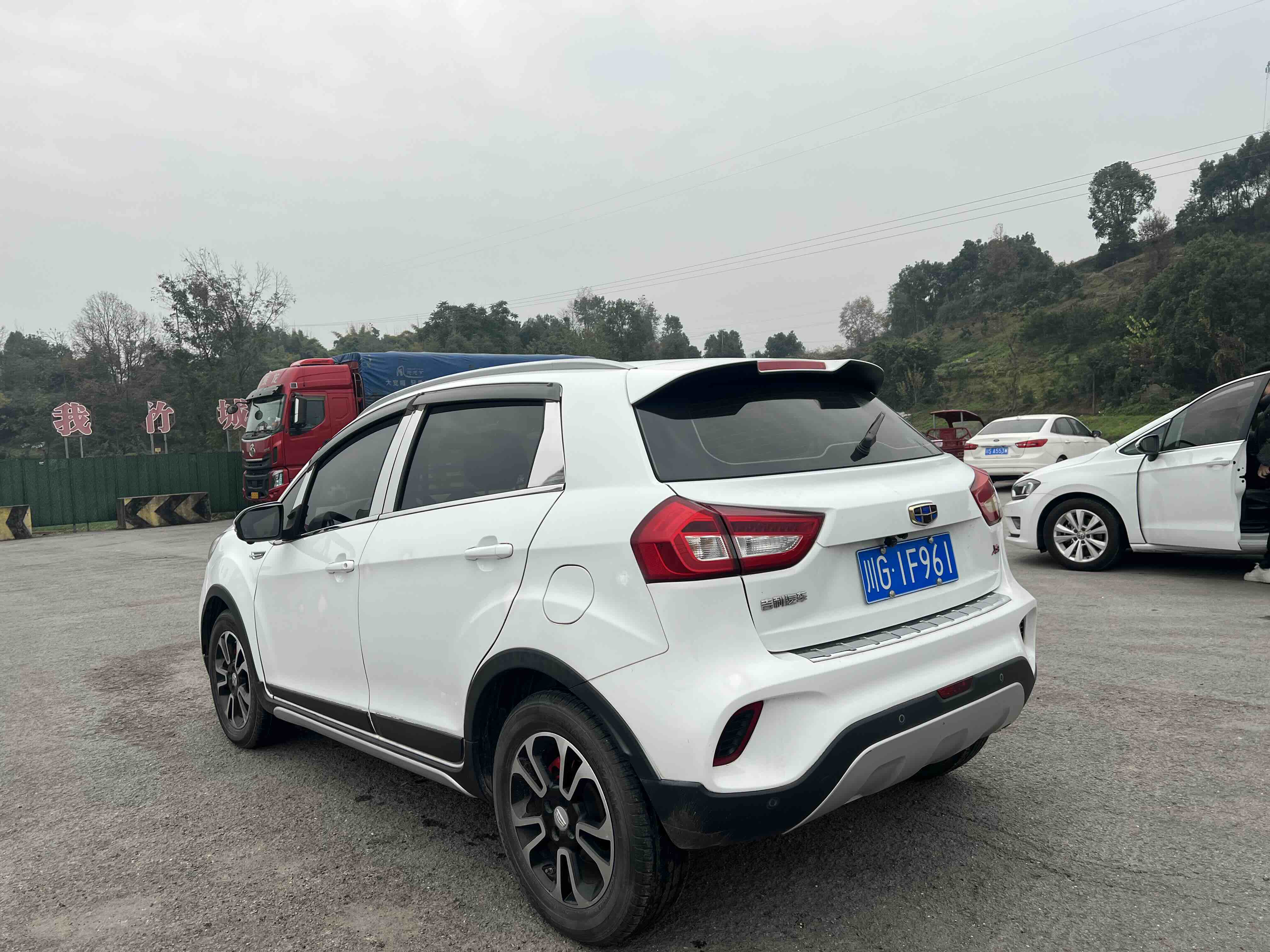 Vision X3 2018 car image #6