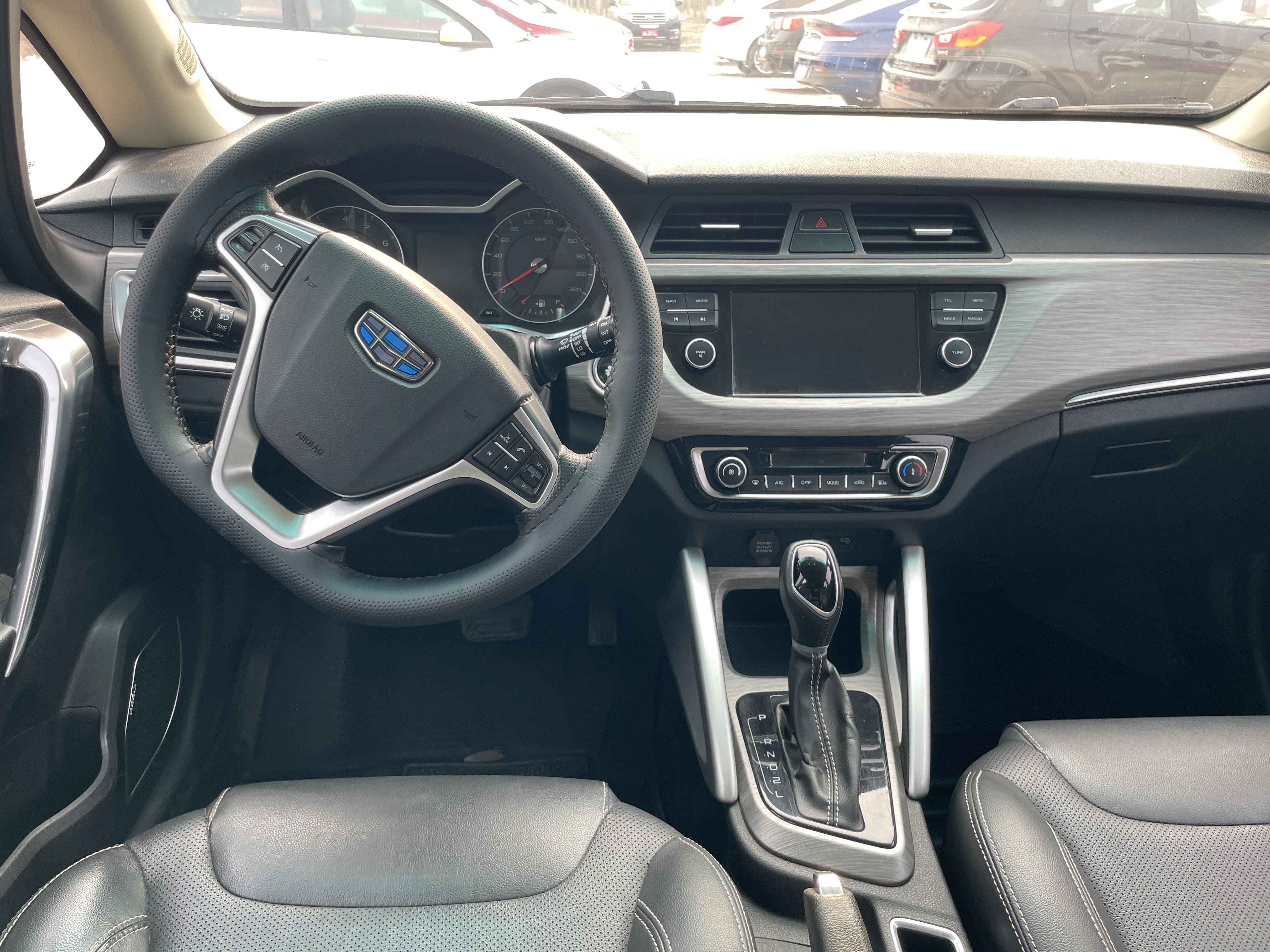 2018 car image #6