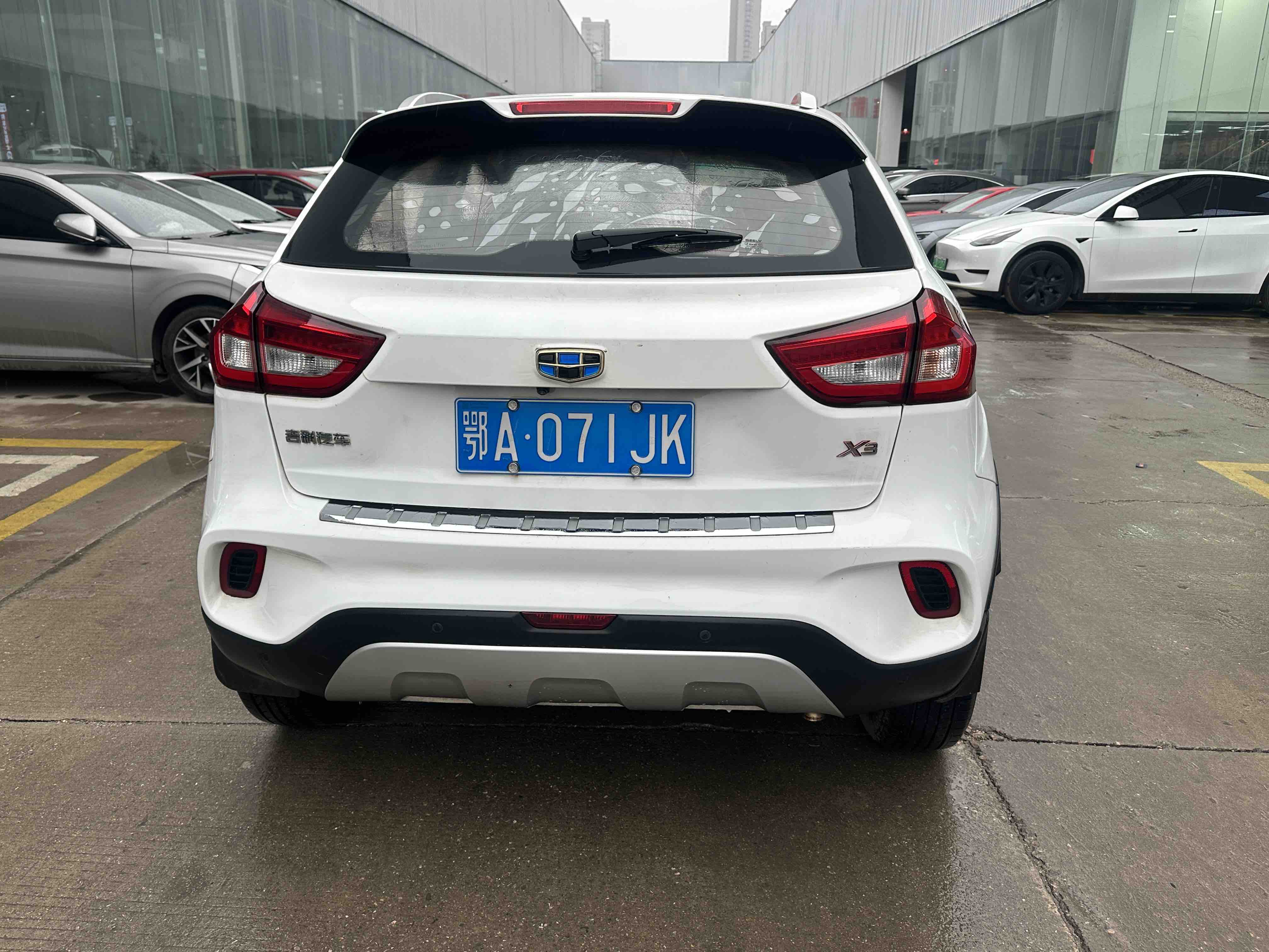 Vision X3 2018 car image #6