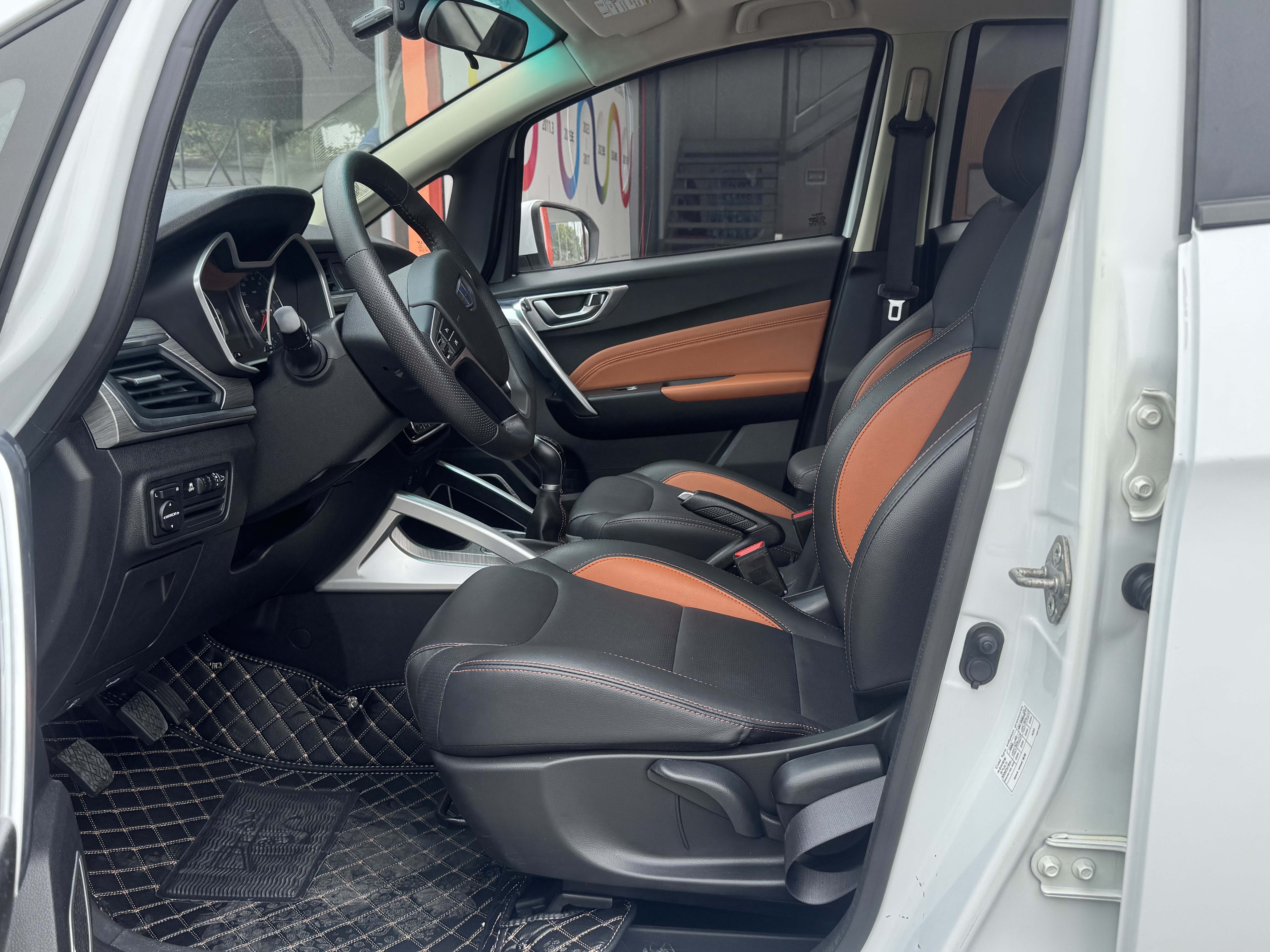 Vision X3 2017 car image #6