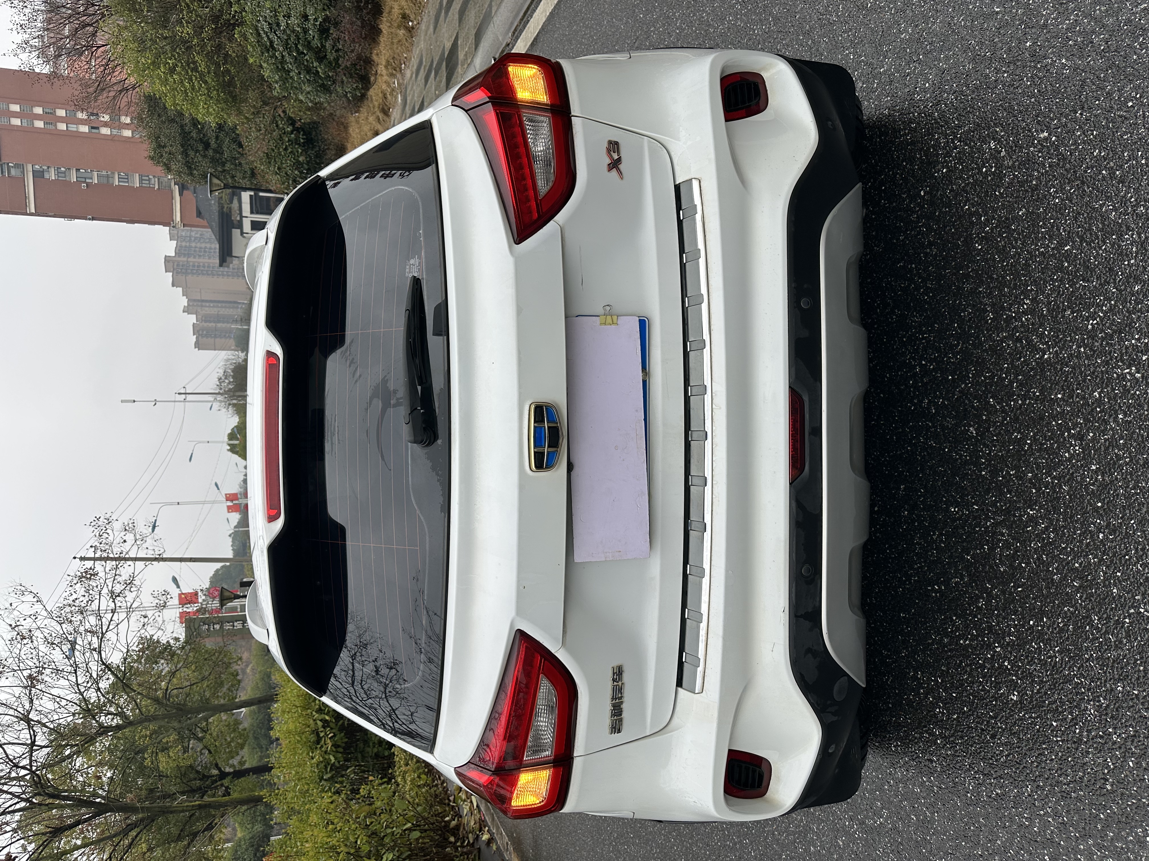Vision X3 2018 car image #6