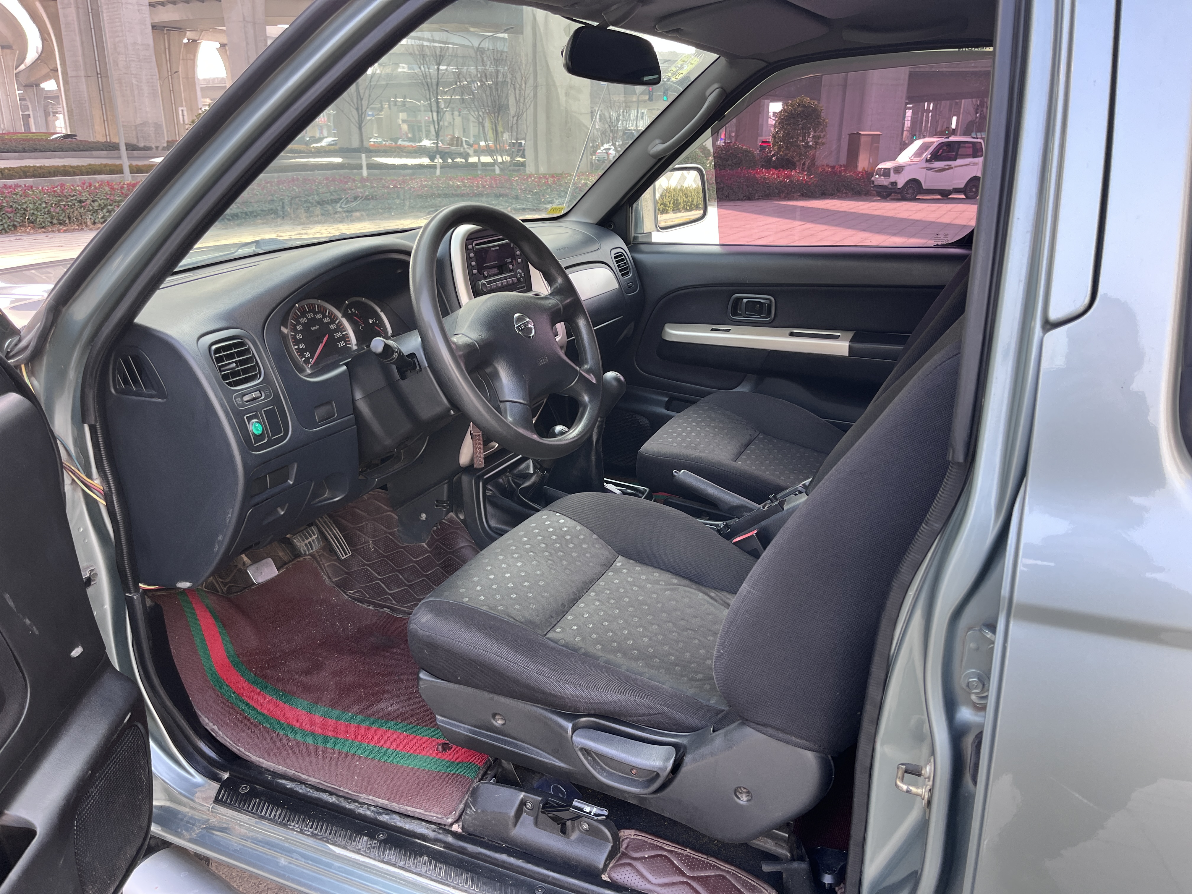 日产 日产帕拉丁 2009 汽车图片 #6