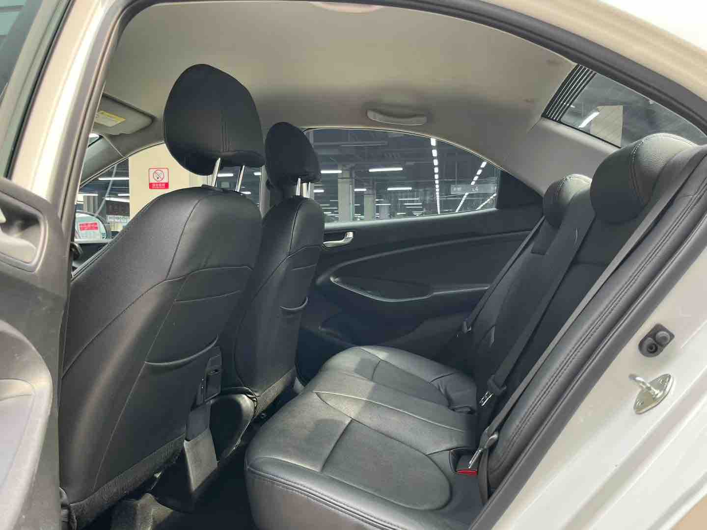 Hyundai Reina 2019 car image #6