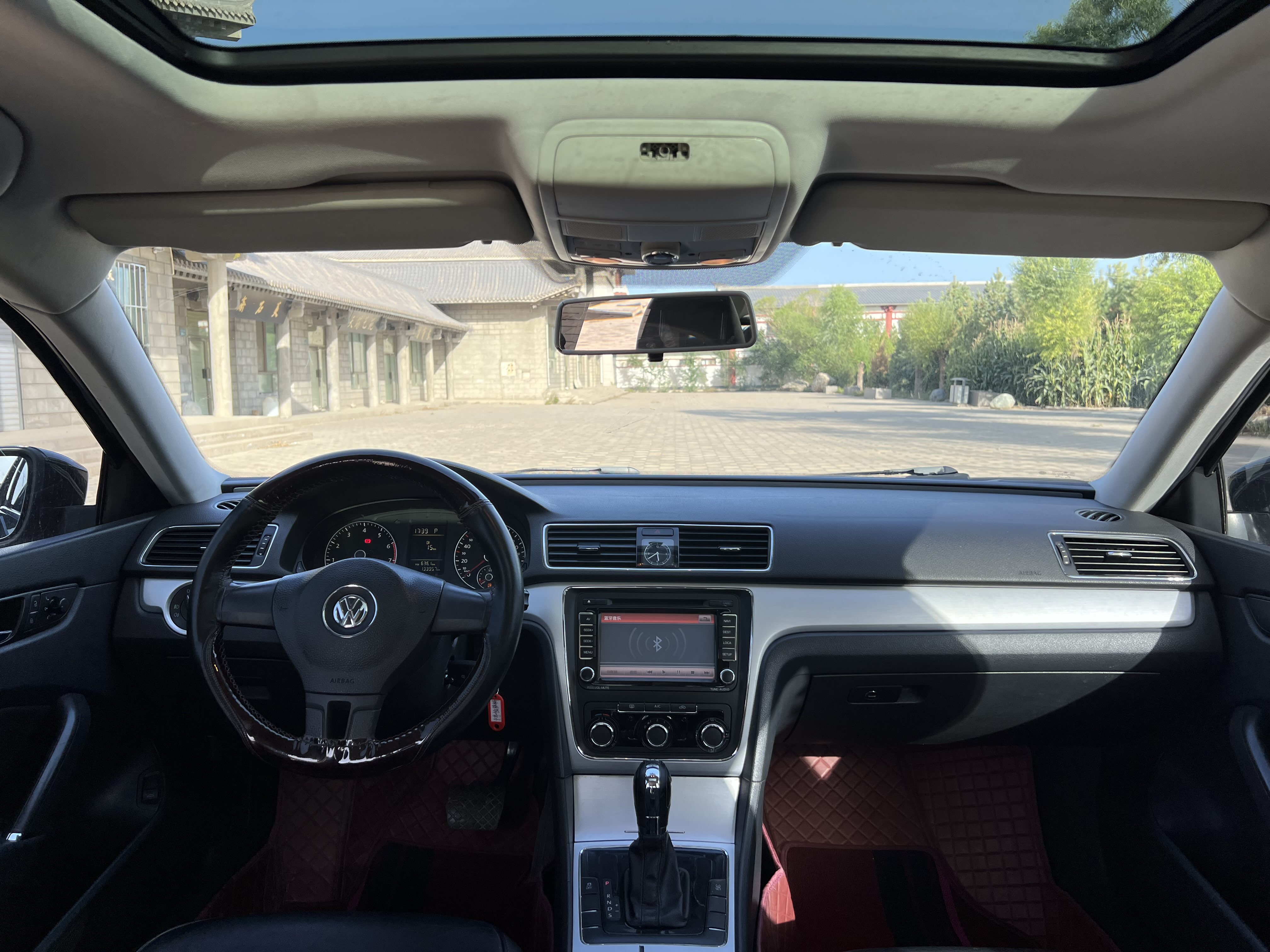Volkswagen 2014 car image #6