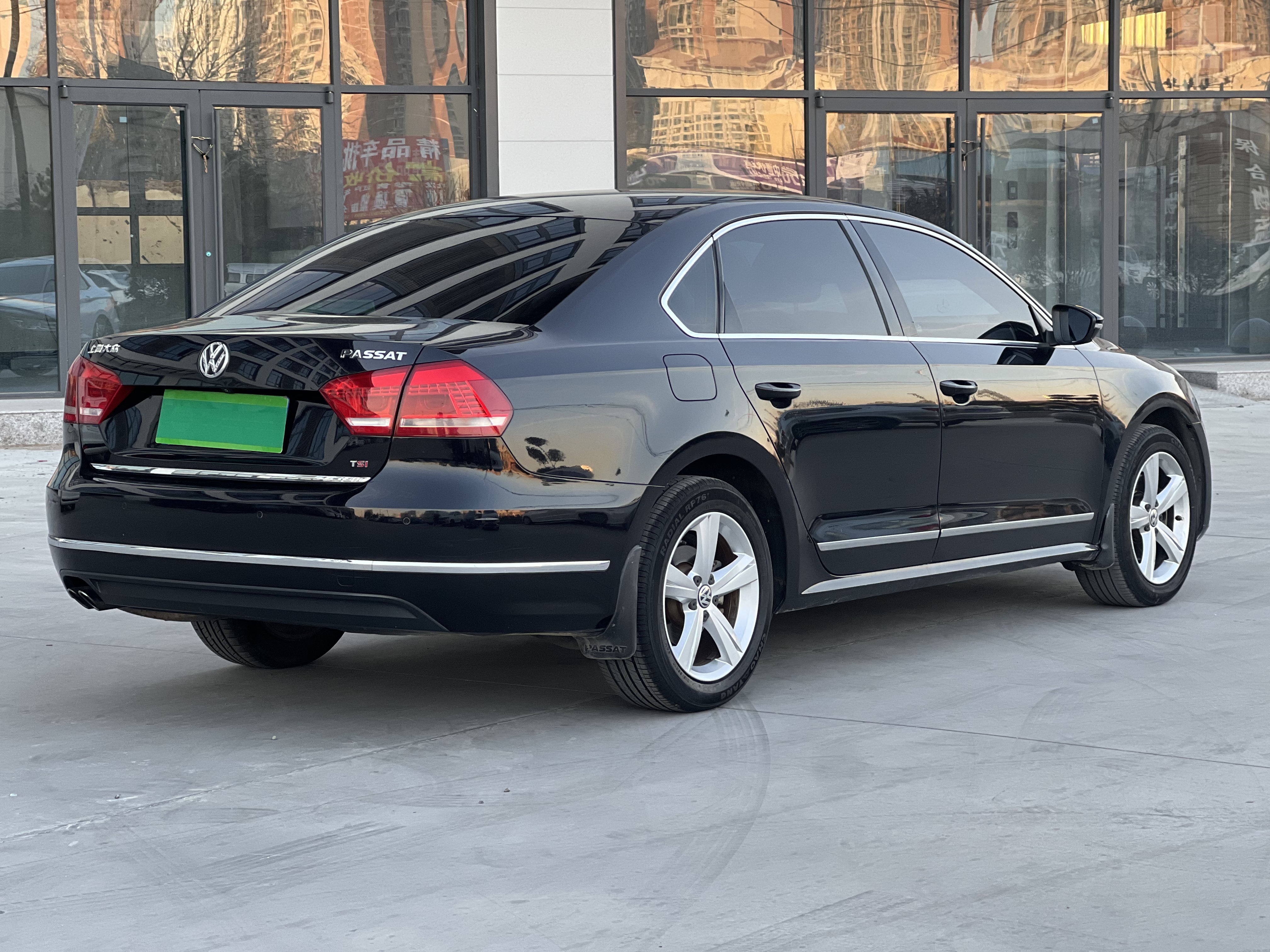 Volkswagen Passat 2014 car image #6
