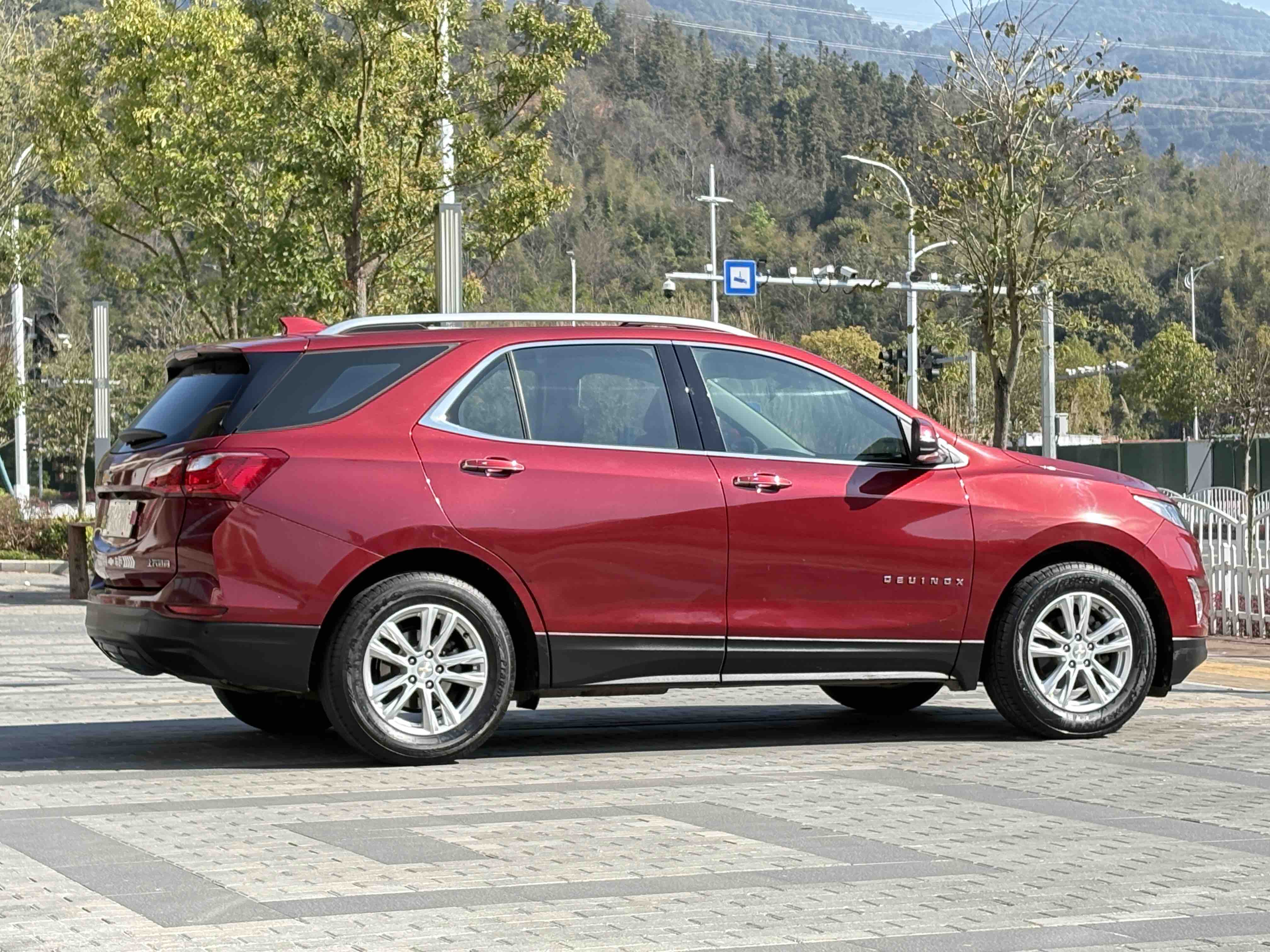Chevrolet Equinox 2018 car image #6