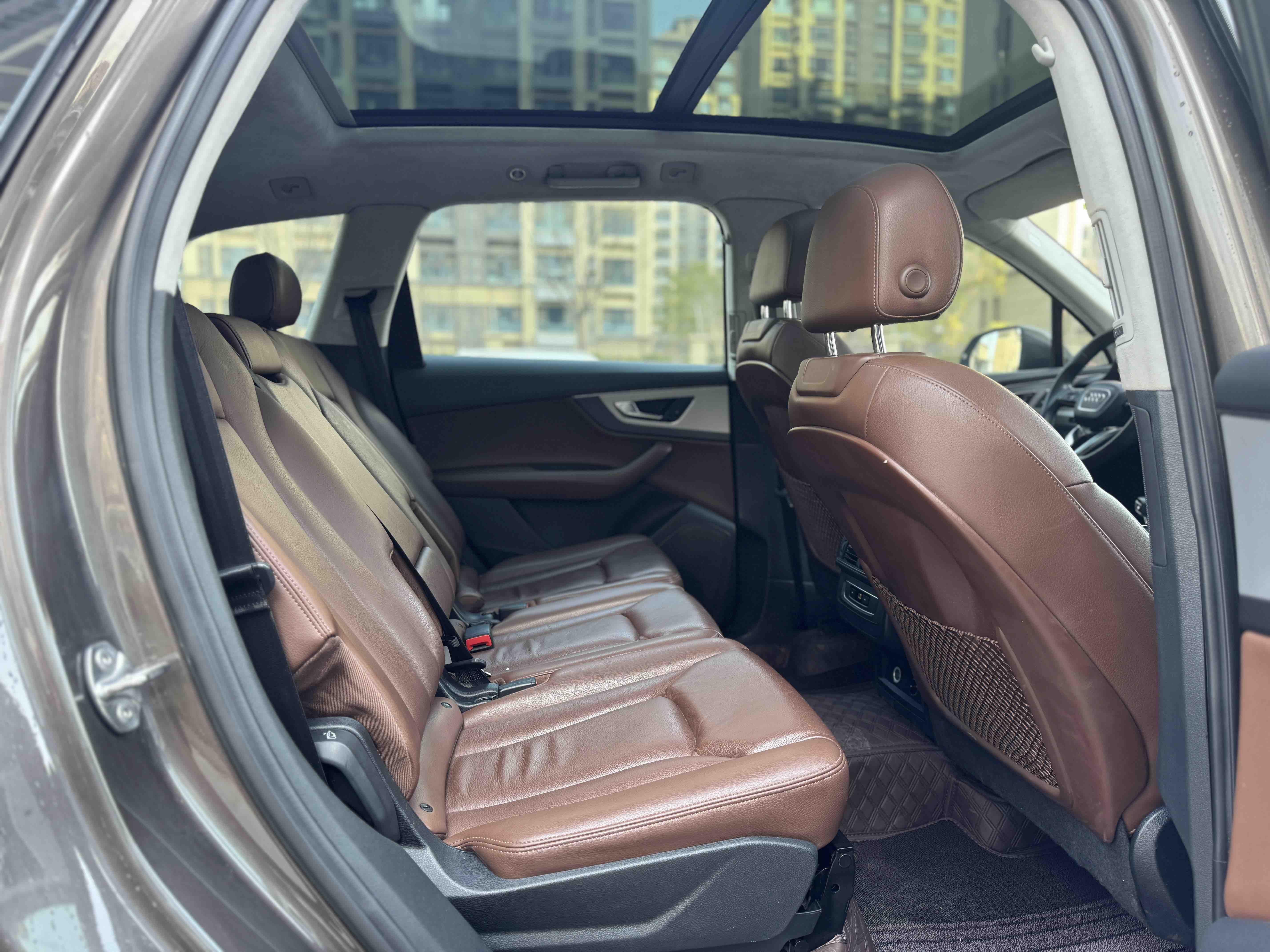 Audi Q7 2018 car image #6