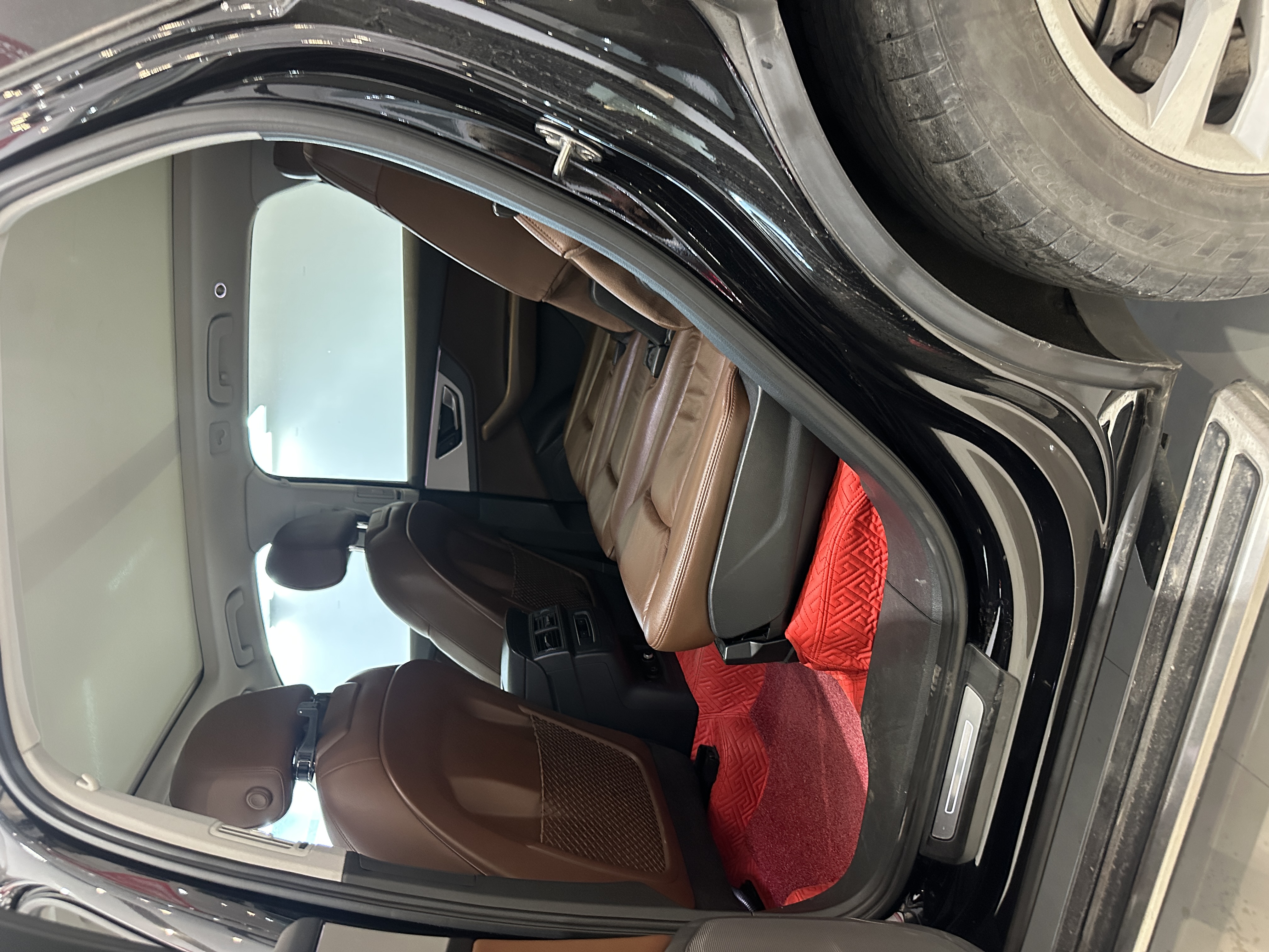 Audi Q7 2018 car image #6