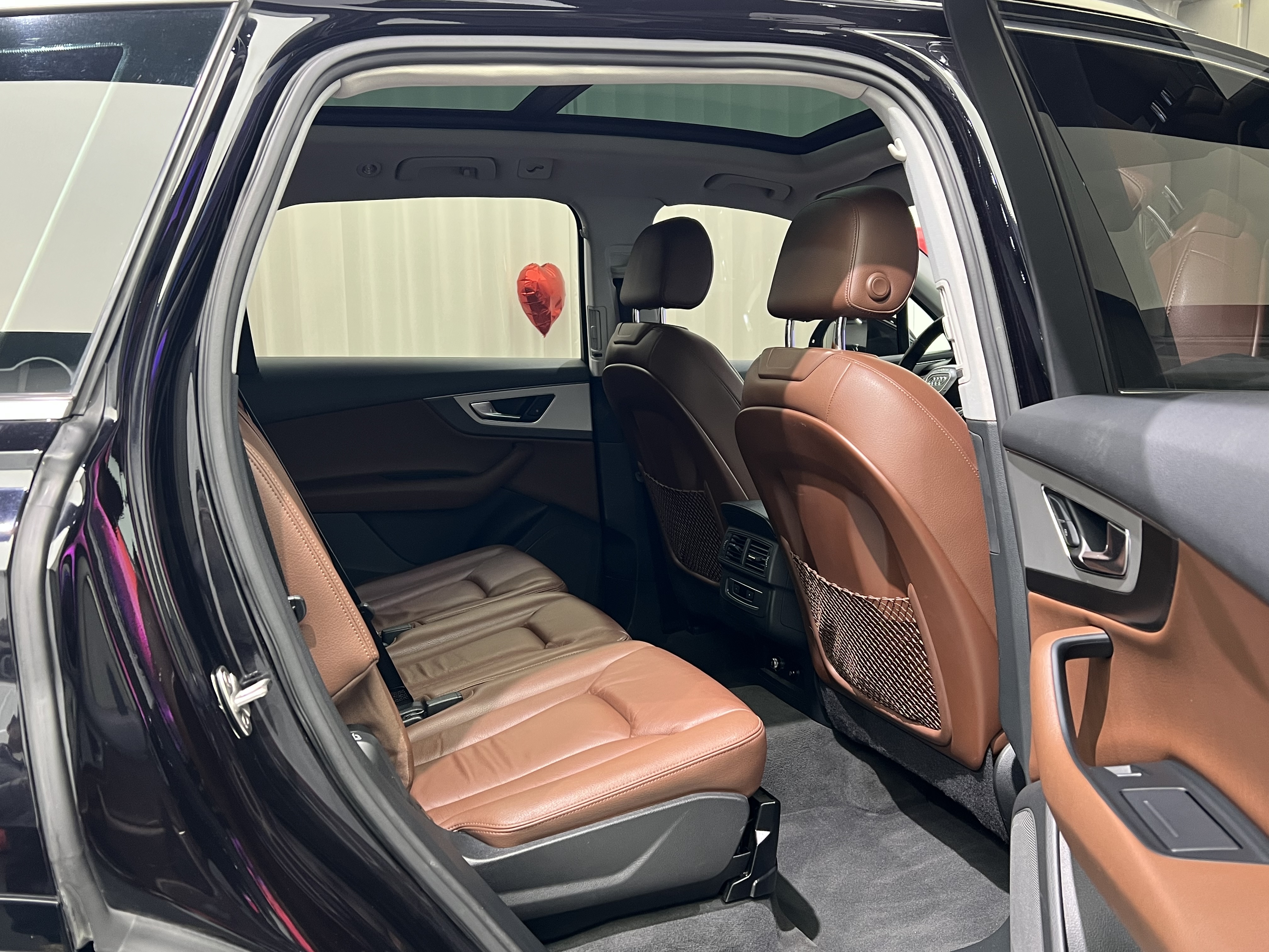 Audi Q7 2018 car image #6