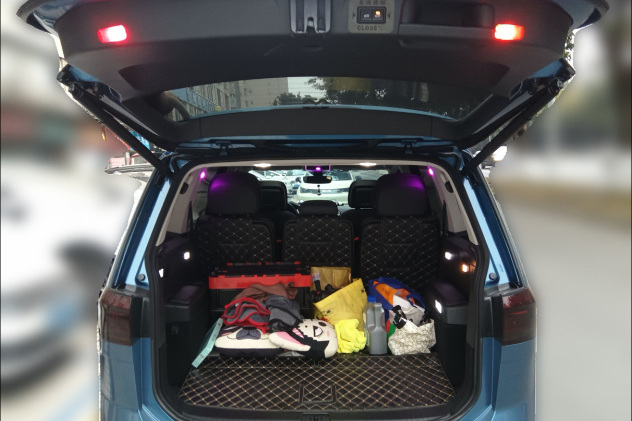 Volkswagen Touran 2019 car image #6