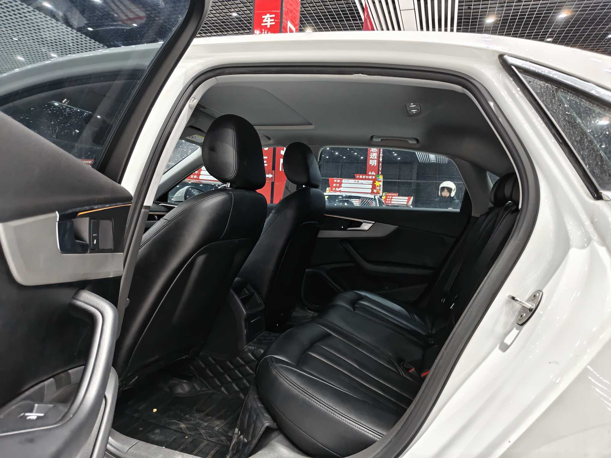 Audi A4L 2019 car image #6