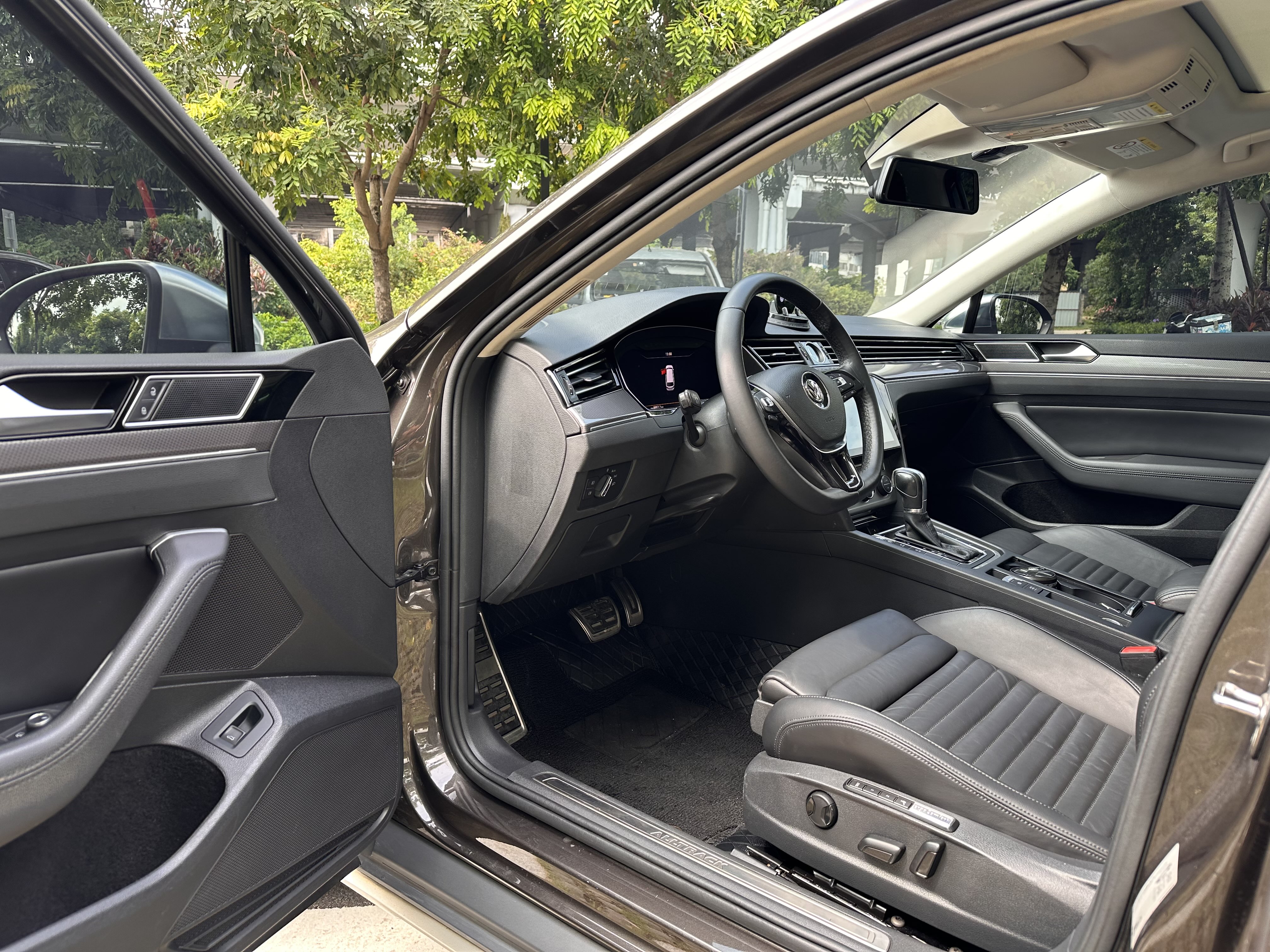 Volkswagen Passat Variant 2018 immagine di auto #6