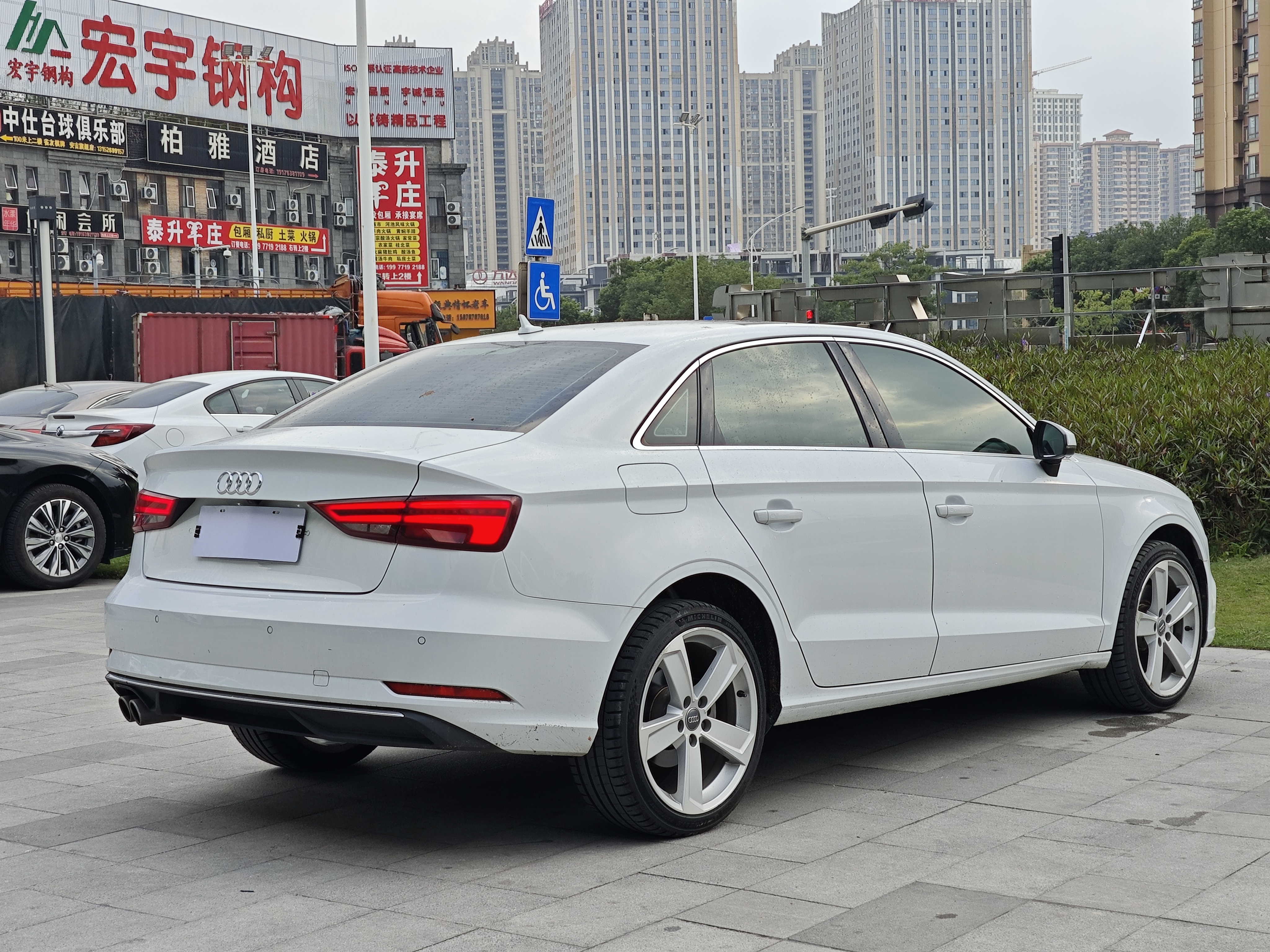 Audi A3 2018 car image #6