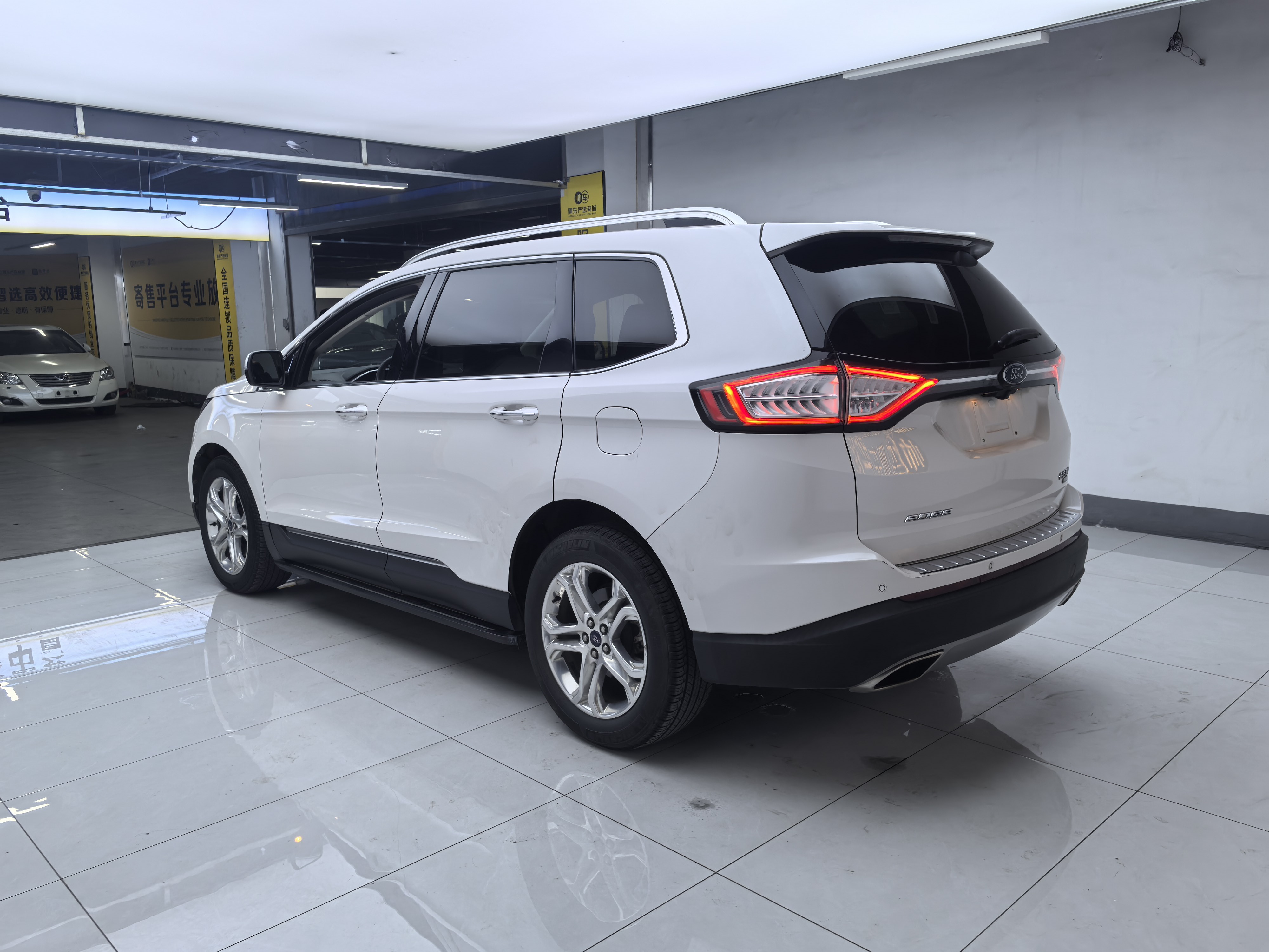 Ford Edge 2018 immagine di auto #6