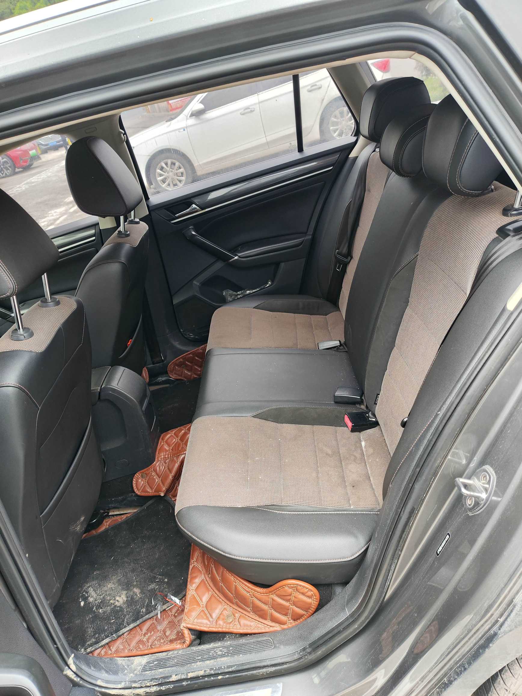 Volkswagen C-Trek 2018 immagine di auto #6