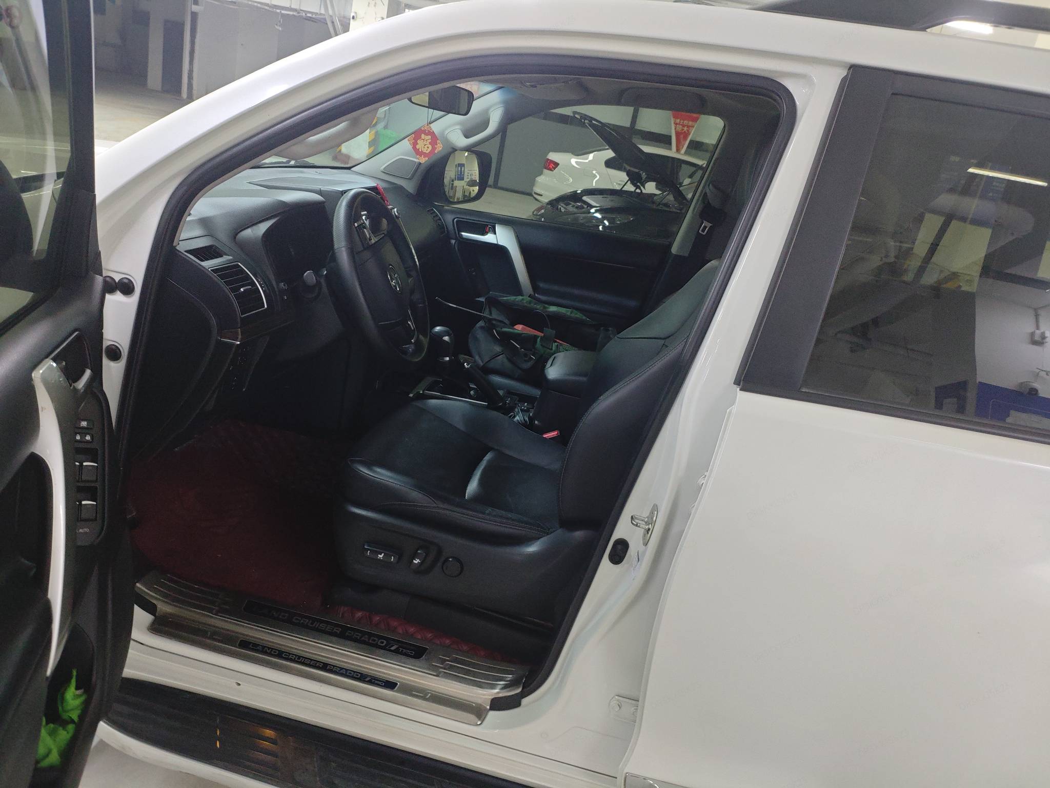 Toyota Land Cruiser Prado 2019 #6 Toyota Land Cruiser Prado 2019 car image #6