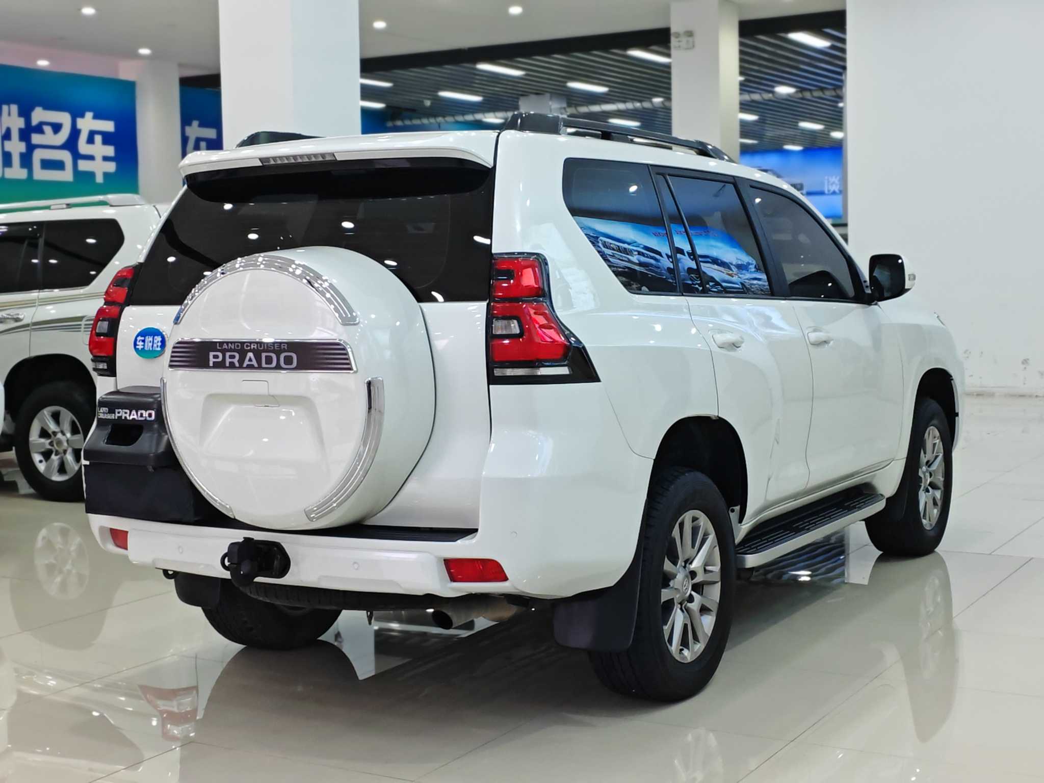 Toyota Land Cruiser Prado 2018 #6 Toyota Land Cruiser Prado 2018 car image #6