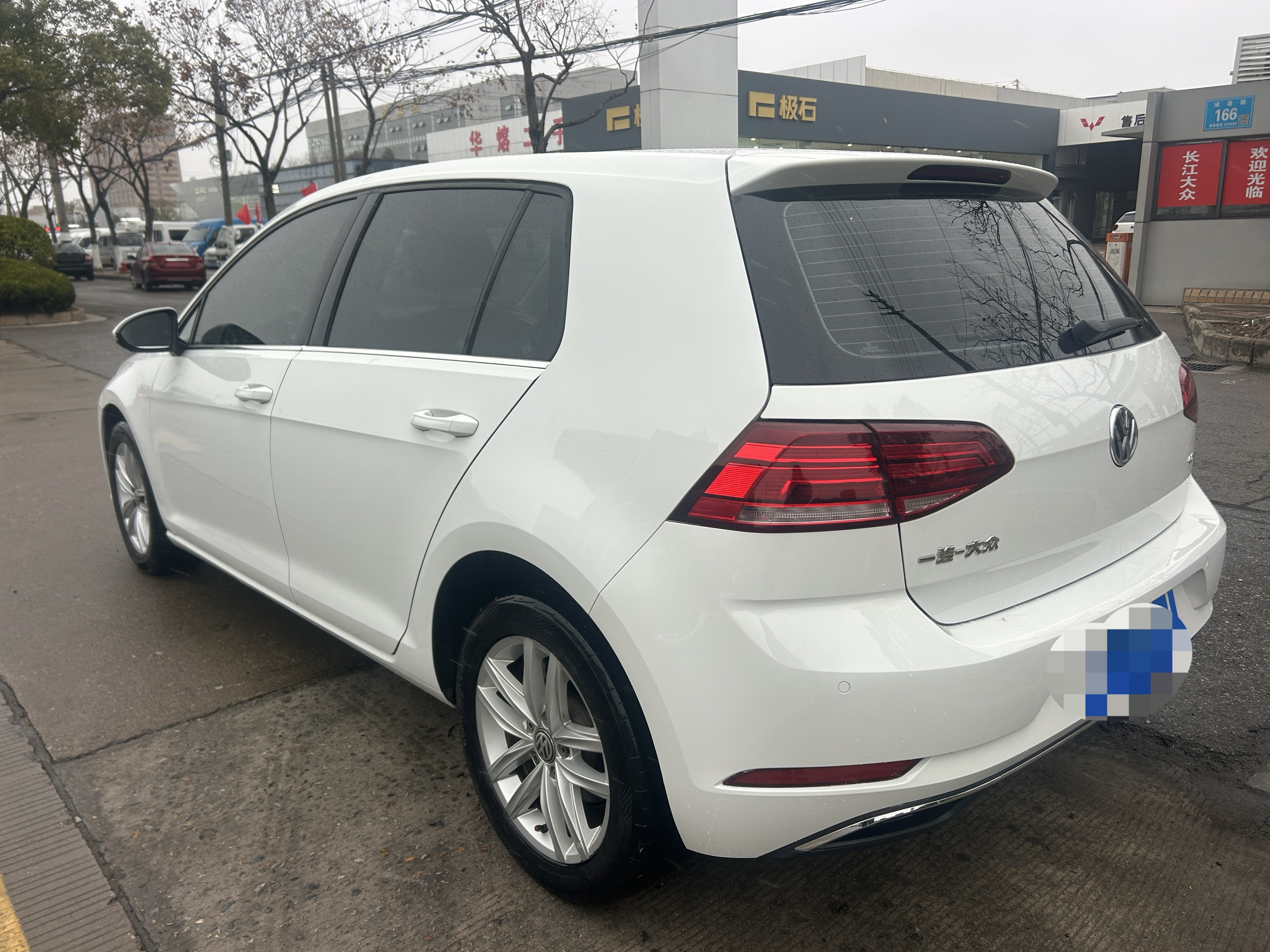 Volkswagen Golf 2018 car image #6