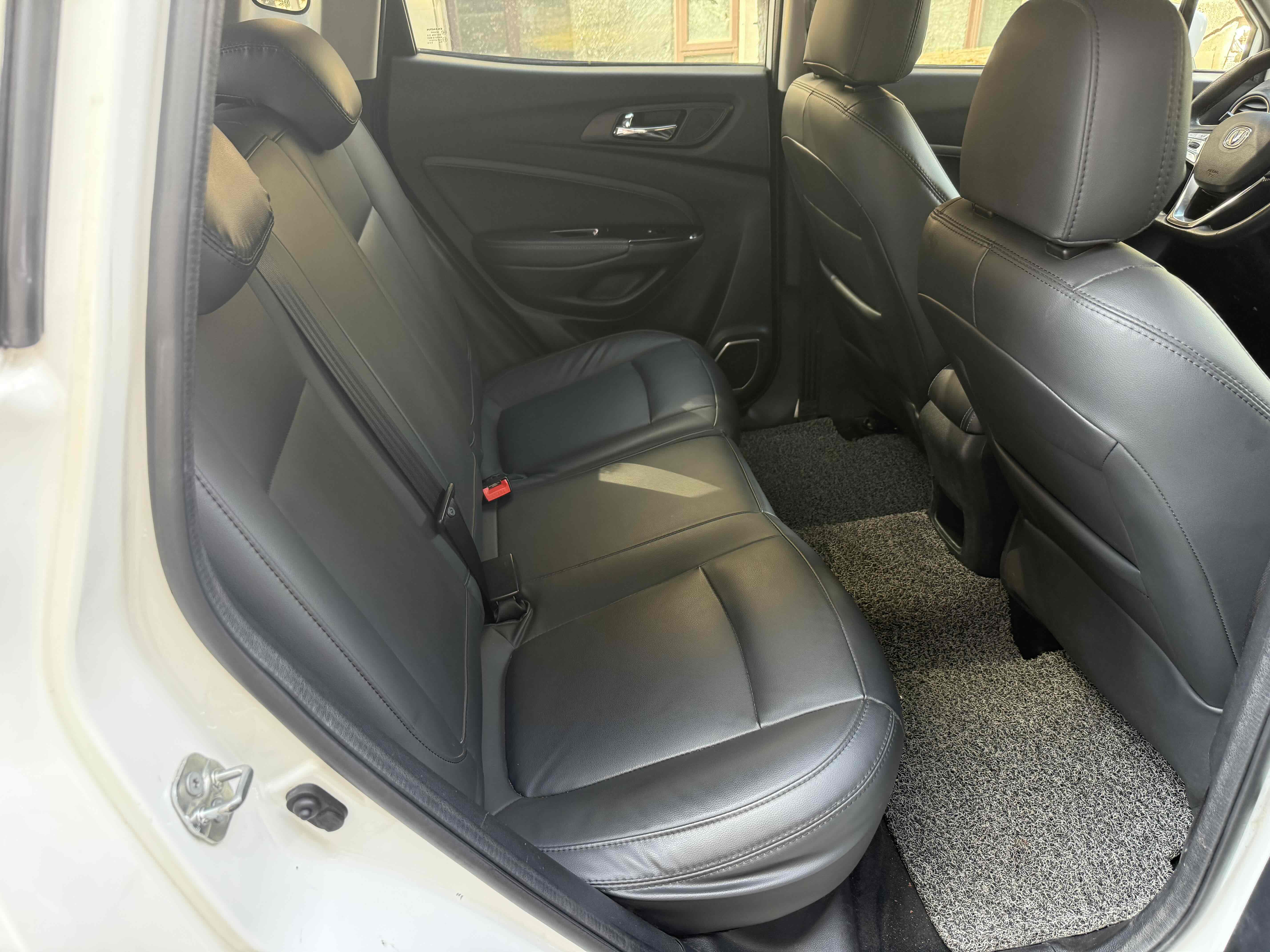 Changan CS15 EV 2019 #6 Changan CS15 EV 2019 car image #6