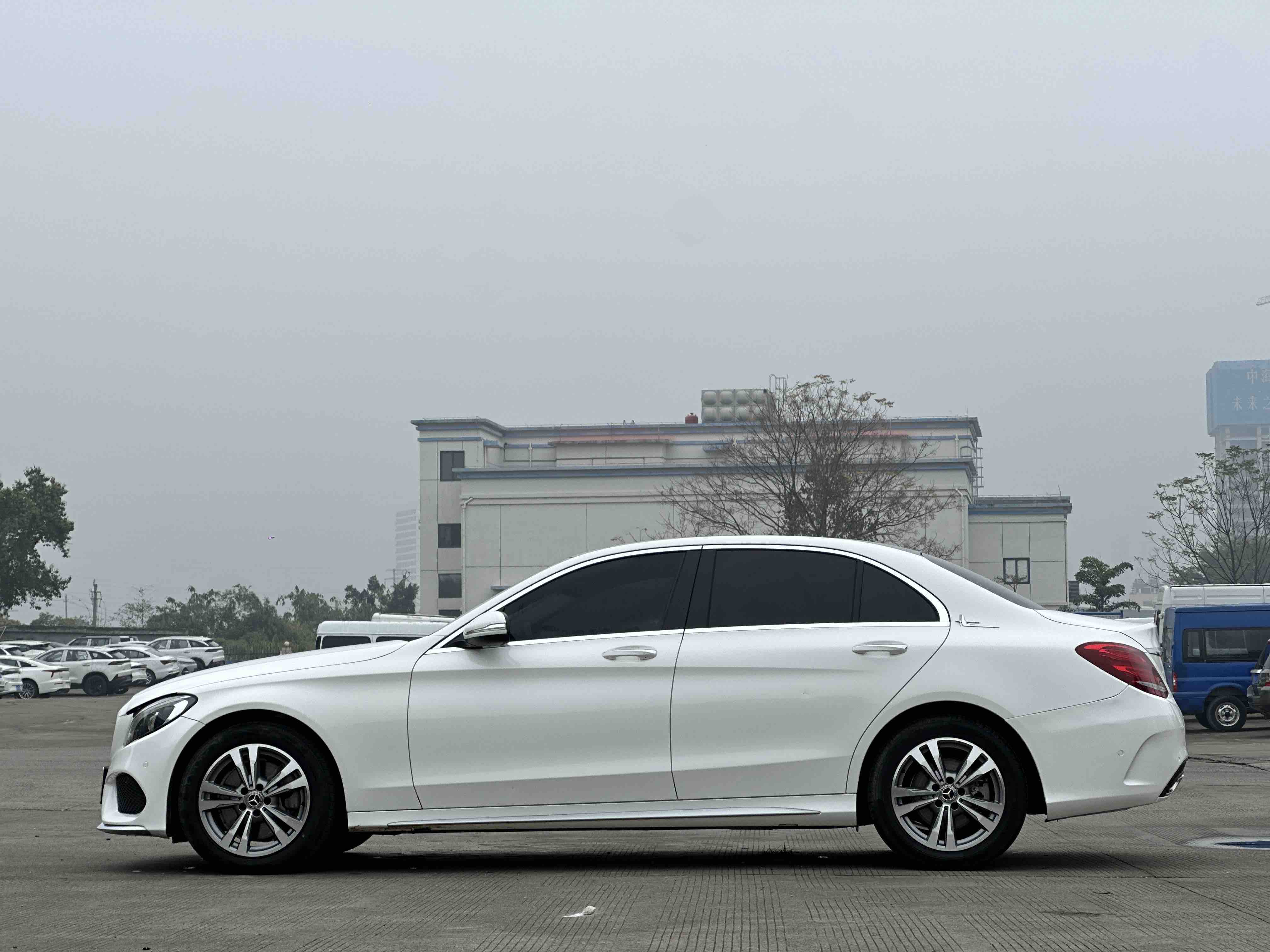 Mercedes-Benz C Class 2018 car image #6