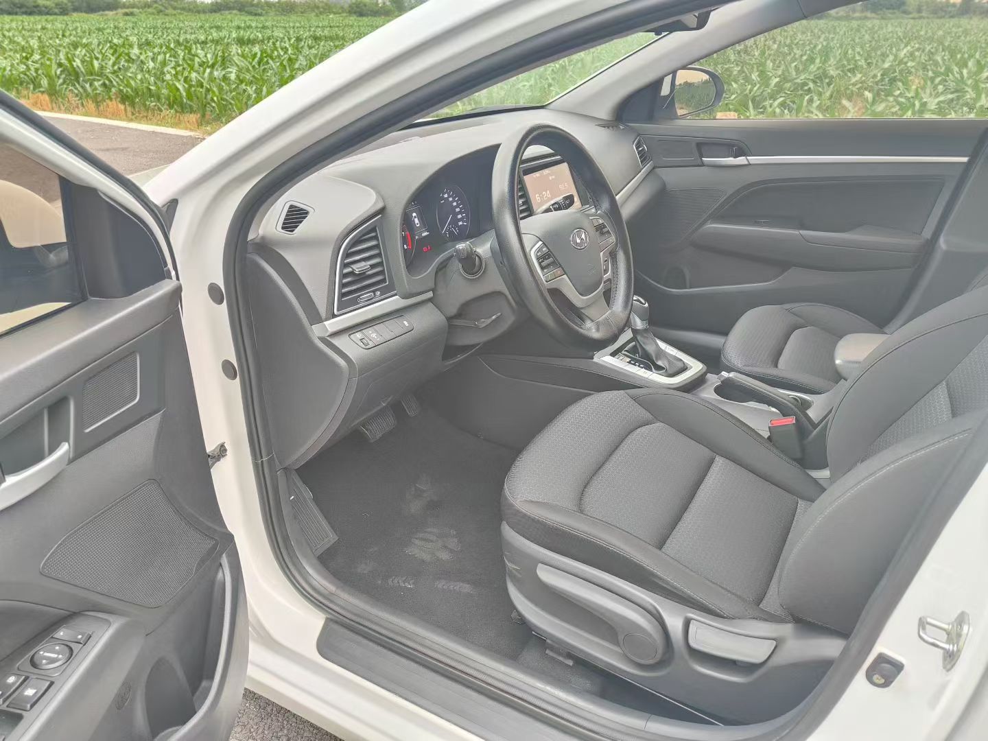 Hyundai Elantra AD 2019 car image #6