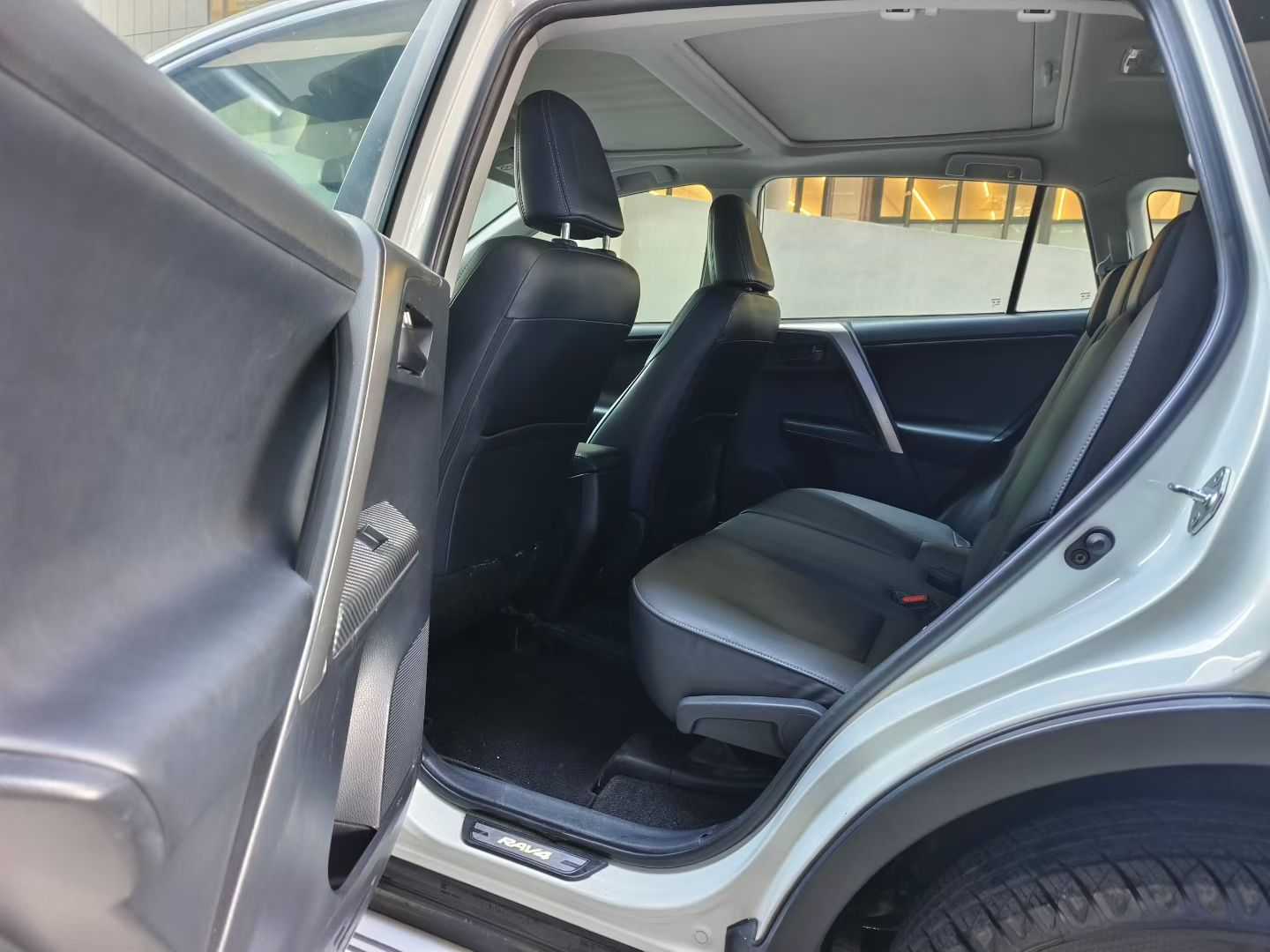 Toyota RAV4 2015 #6 Toyota RAV4 2015 car image #6