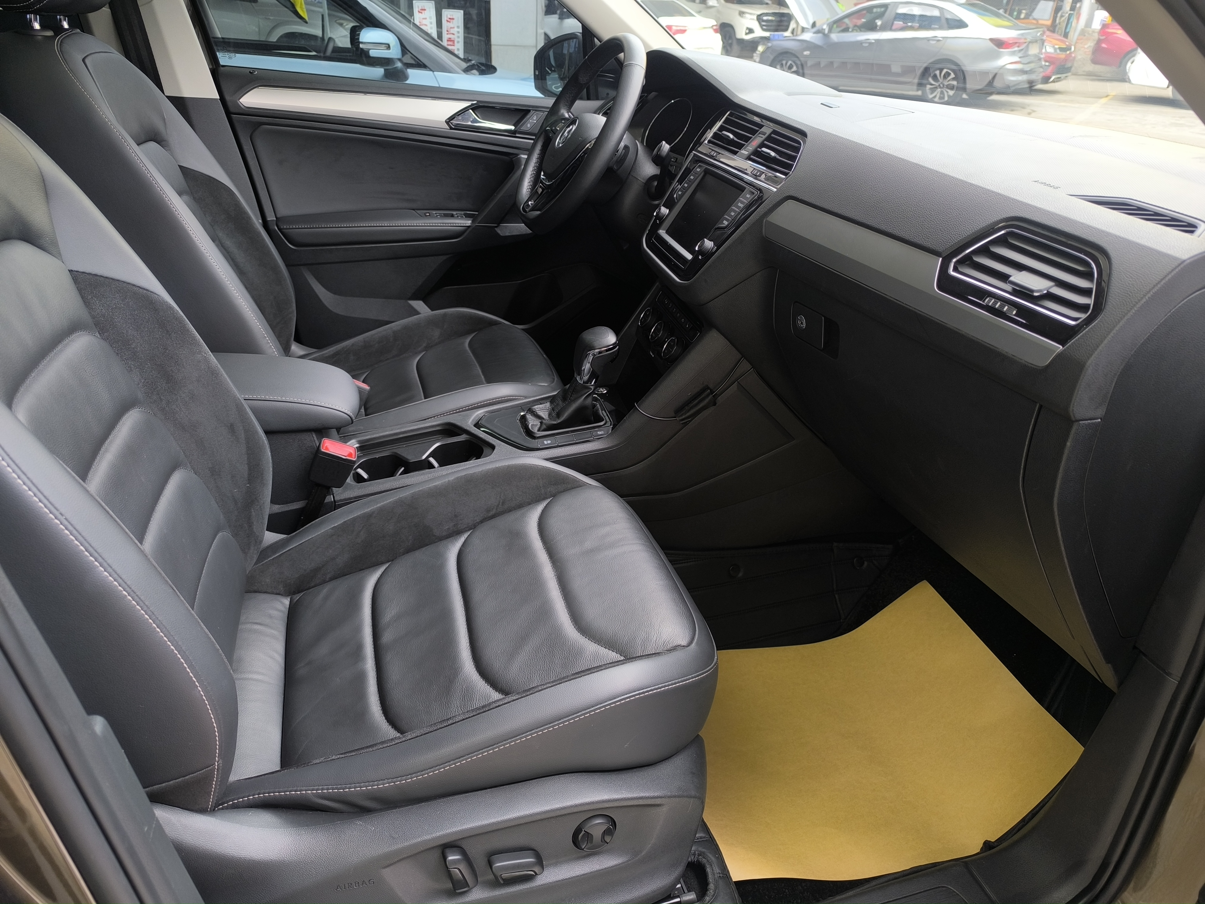 Volkswagen Tiguan L 2018 #6 Volkswagen Tiguan L 2018 car image #6