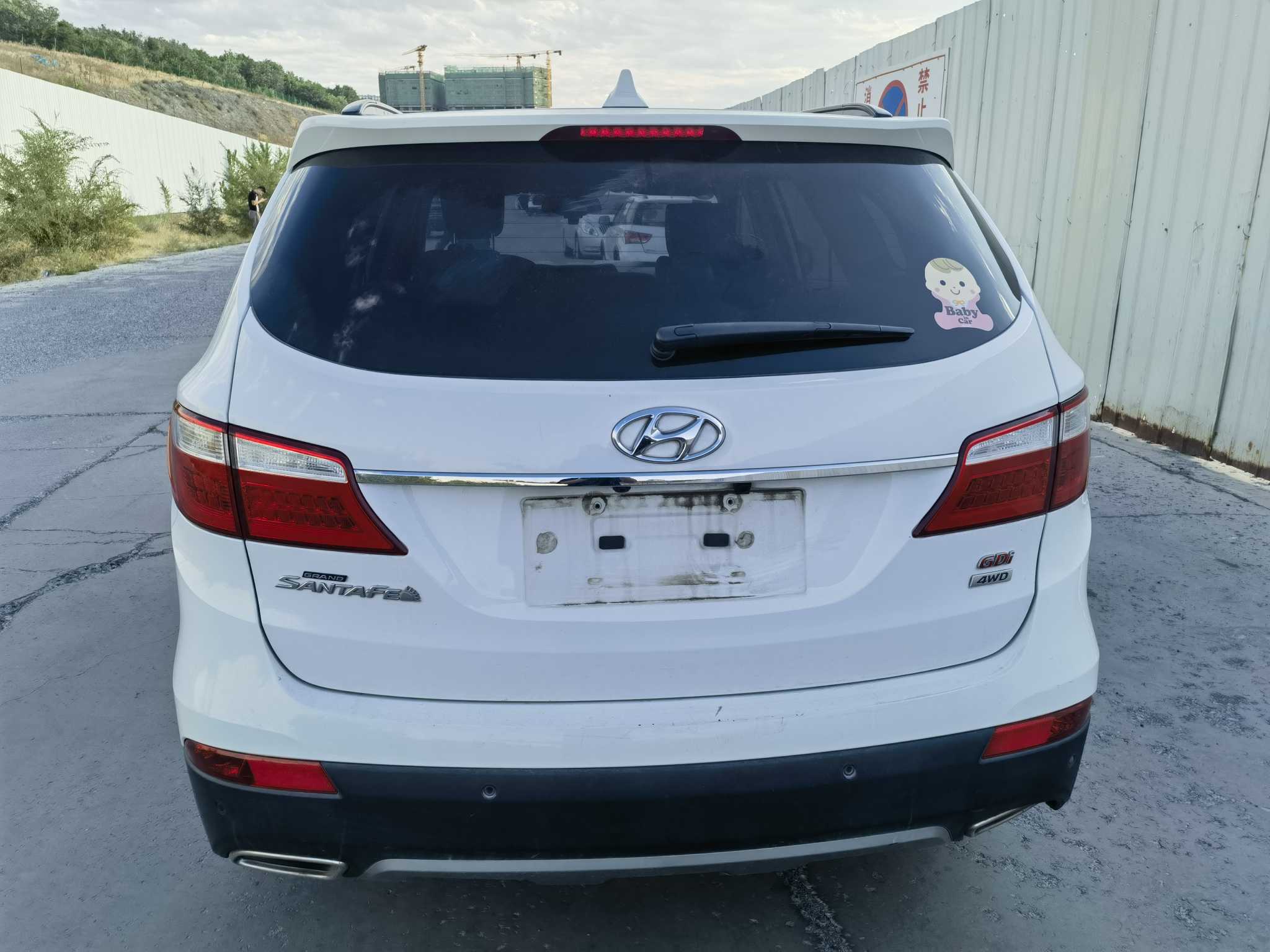 Hyundai Grand Santa Fe 2016 car image #6