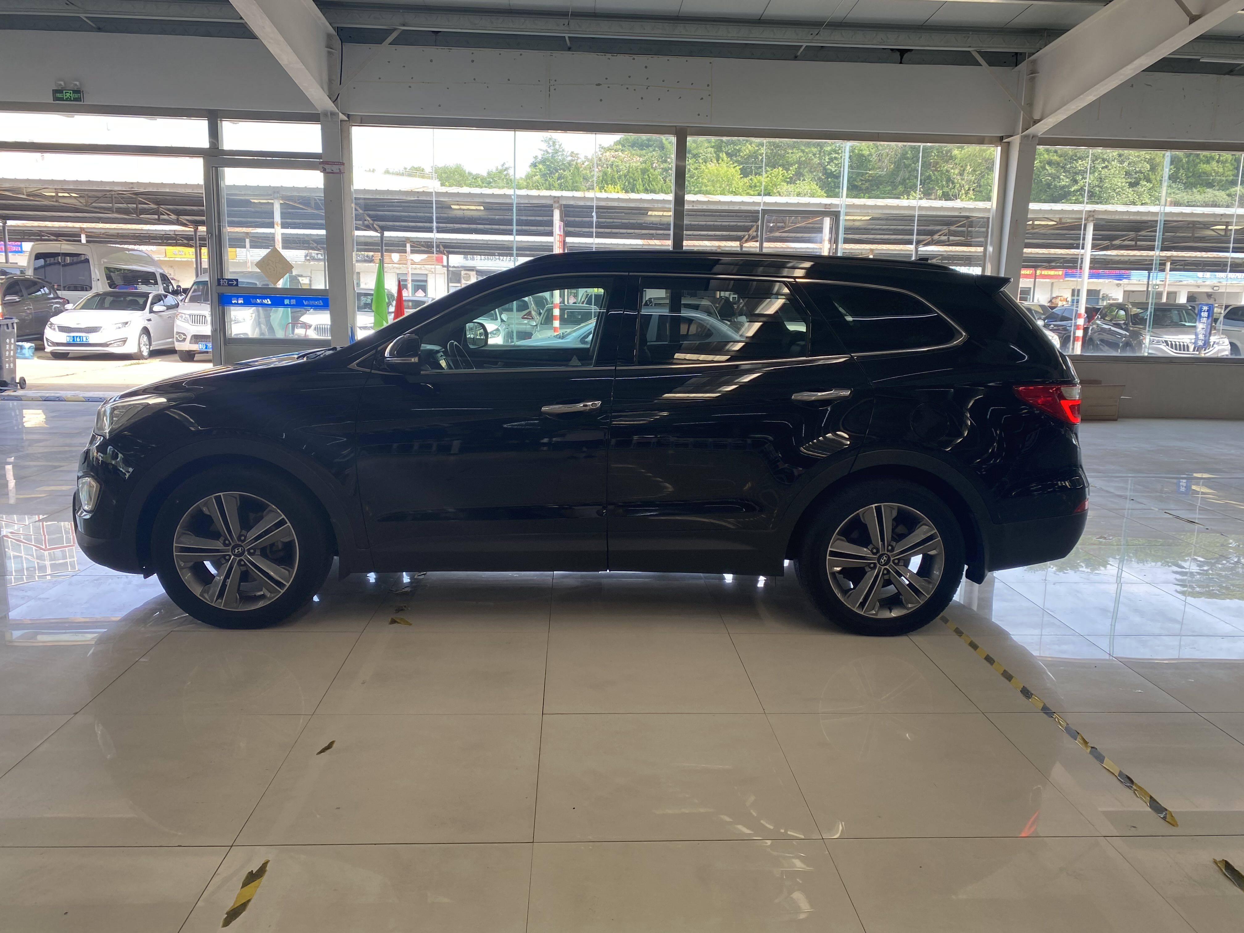 Hyundai Grand Santa Fe 2013 car image #6